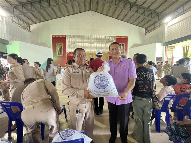 จังหวัดนครพนม   ขับเคลื่อนโครงการคลินิกเกษตรเคลื่อนที่ในพระบรมราชานุเคราะห์ สมเด็จพระบรมโอรสาธิราชฯ สยามมกุฎราชกุมาร โครงการจังหวัดเคลื่อนที่แบบบูรณาการ “หน่วยบำบัดทุกข์ บำรุงสุข สร้างรอยยิ้มให้ประชาชนจังหวัดนครพนม” และหน่วยแพทย์เคลื่อนที่ พอ.สว. จังหวัดนครพนม ประจำปีงบประมาณ พ.ศ. 2566 พื้นที่อำเภอปลาปาก