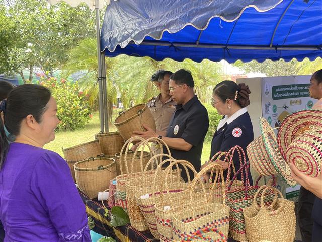 จังหวัดนครพนม   ขับเคลื่อนโครงการคลินิกเกษตรเคลื่อนที่ในพระบรมราชานุเคราะห์ สมเด็จพระบรมโอรสาธิราชฯ สยามมกุฎราชกุมาร โครงการจังหวัดเคลื่อนที่แบบบูรณาการ “หน่วยบำบัดทุกข์ บำรุงสุข สร้างรอยยิ้มให้ประชาชนจังหวัดนครพนม” และหน่วยแพทย์เคลื่อนที่ พอ.สว. จังหวัดนครพนม ประจำปีงบประมาณ พ.ศ. 2566 พื้นที่อำเภอปลาปาก