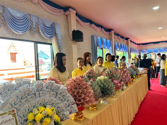 จังหวัดนครพนม จัดกิจกรรมพิธีทอดผ้าป่าสมทบกองทุนเมล็ดพันธุ์ ศูนย์โฮมฮัก ปลูกผักปันแนวดี วิถีนครพนม ประจำปี 2566