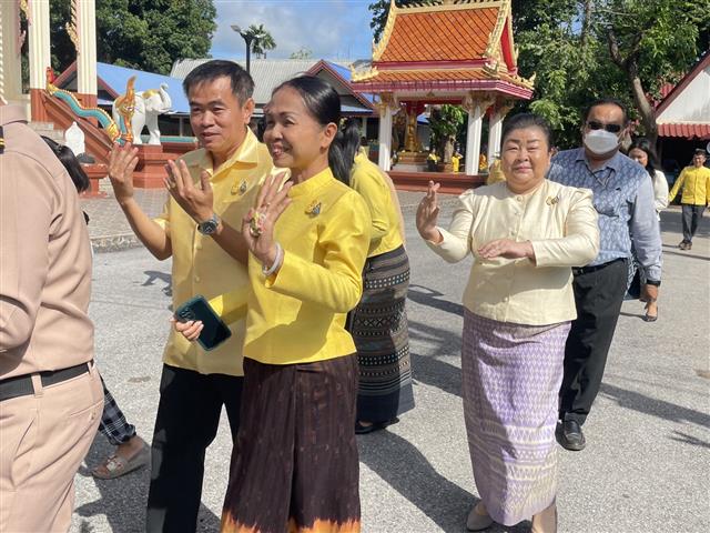 จังหวัดนครพนม จัดกิจกรรมพิธีทอดผ้าป่าสมทบกองทุนเมล็ดพันธุ์ ศูนย์โฮมฮัก ปลูกผักปันแนวดี วิถีนครพนม ประจำปี 2566