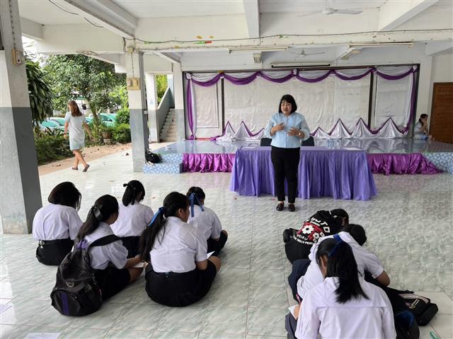 สนง.กองทุนพัฒนาบทบาทสตรีจังหวัดนครพนมร่วมกับ พช.บ้านแพง ลงพื้นที่ประชาสัมพันธ์การรับสมัครสมาชิกกองทุนพัฒนาบทบาทสตรี พื้นที่อำเภอบ้านแพง