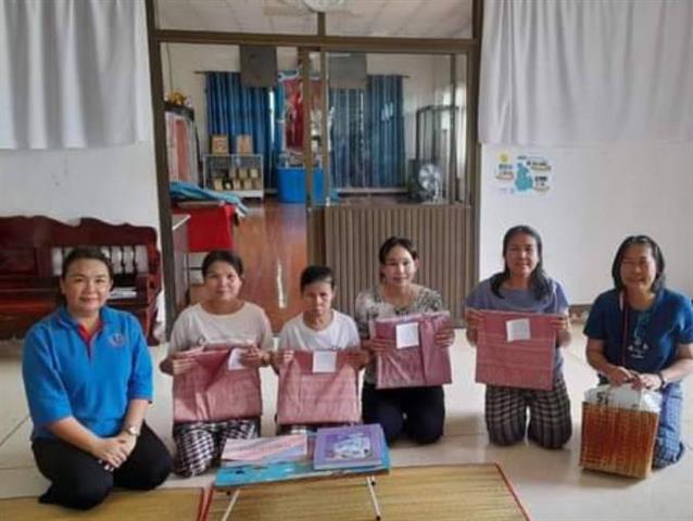 นครพนม ส่งเสริมการสมัครประกวดผ้าลายพระราชทาน “ผ้าลายดอกรักราชกัญญา” และงานหัตถกรรม