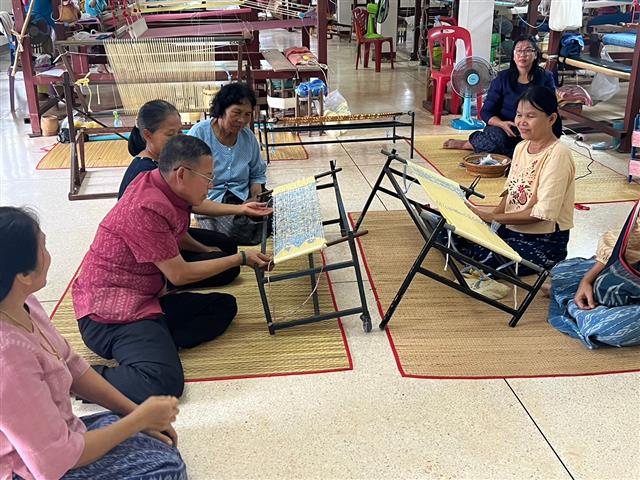 ผู้ตรวจฯ เขตที่ 11 ลงพื้นที่ตรวจราชการติดตามสนับสนุนการดำเนินงานตามภารกิจสำคัญกรมการพัฒนาชุมชน  ในพื้นที่จังหวัดนครพนม