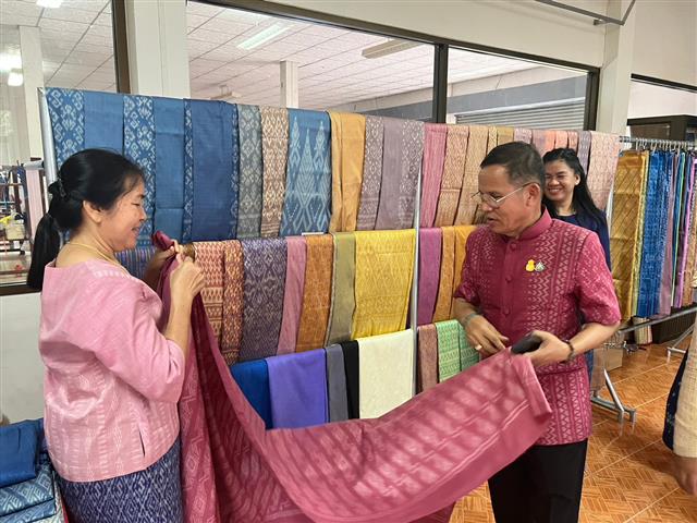 ผู้ตรวจฯ เขตที่ 11 ลงพื้นที่ตรวจราชการติดตามสนับสนุนการดำเนินงานตามภารกิจสำคัญกรมการพัฒนาชุมชน  ในพื้นที่จังหวัดนครพนม