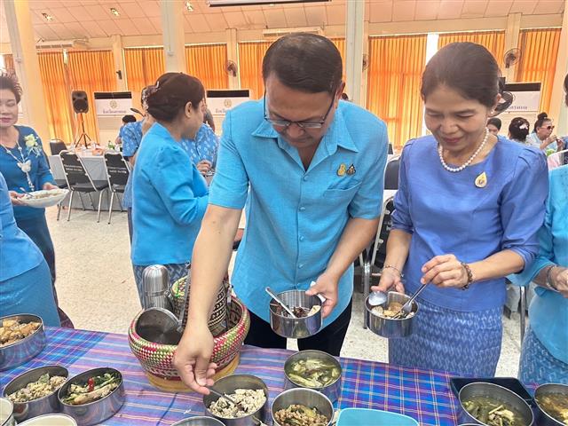 นครพนม จัดกิจกรรม “รำลึกพระคุณแม่” เพื่อเฉลิมพระเกียรติสมเด็จพระนางเจ้าสิริกิติ์ พระบรมราชินีนาถ พระบรมราชชนนีพันปีหลวง เนื่องในโอกาสวันเฉลิมพระชนมพรรษา 12 สิงหาคม 2566