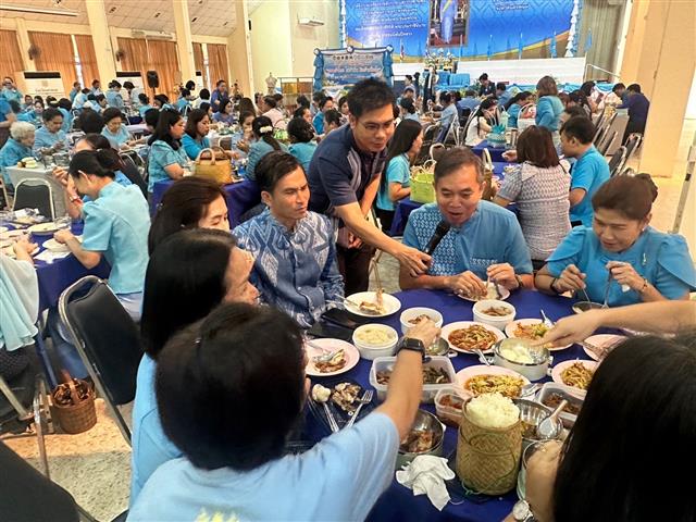 นครพนม จัดกิจกรรม “รำลึกพระคุณแม่” เพื่อเฉลิมพระเกียรติสมเด็จพระนางเจ้าสิริกิติ์ พระบรมราชินีนาถ พระบรมราชชนนีพันปีหลวง เนื่องในโอกาสวันเฉลิมพระชนมพรรษา 12 สิงหาคม 2566