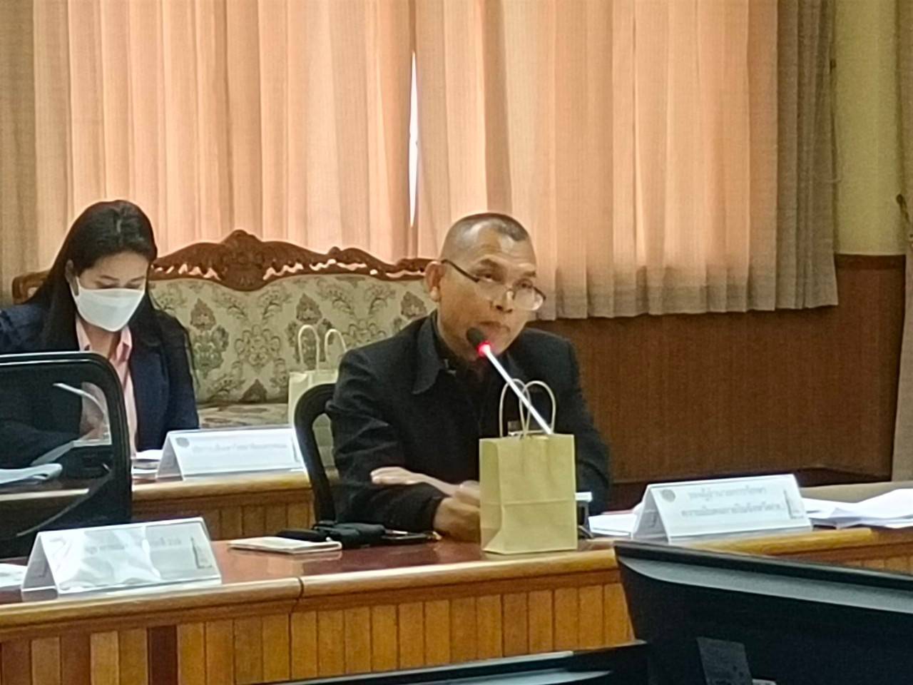 นครพนมเดินหน้าประชุมคณะกรรมการบริหารศูนย์อำนวยการขจัดความยากจนและพัฒนาคนทุกช่วงวัยอย่างยั่งยืนตามหลักปรัชญาของเศรษฐกิจพอเพียงจังหวัดนครพนม (คจพ.จ.นพ.) ครั้งที่ 1/2567