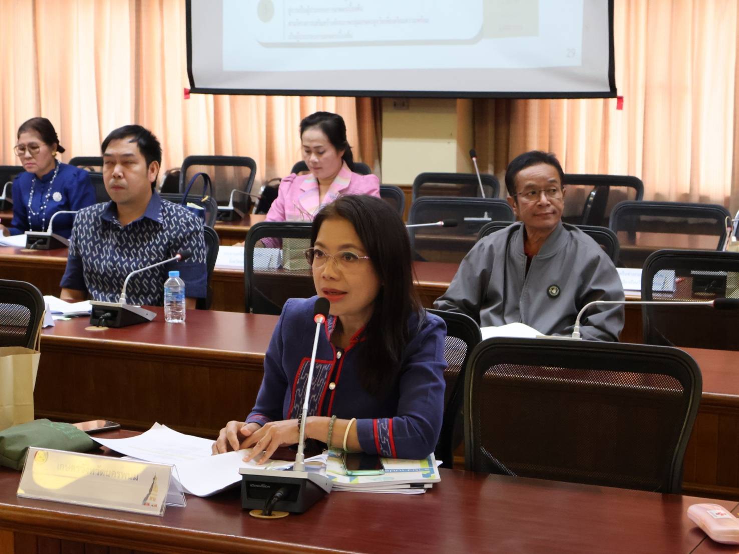 นครพนมเดินหน้าประชุมคณะกรรมการบริหารศูนย์อำนวยการขจัดความยากจนและพัฒนาคนทุกช่วงวัยอย่างยั่งยืนตามหลักปรัชญาของเศรษฐกิจพอเพียงจังหวัดนครพนม (คจพ.จ.นพ.) ครั้งที่ 1/2567
