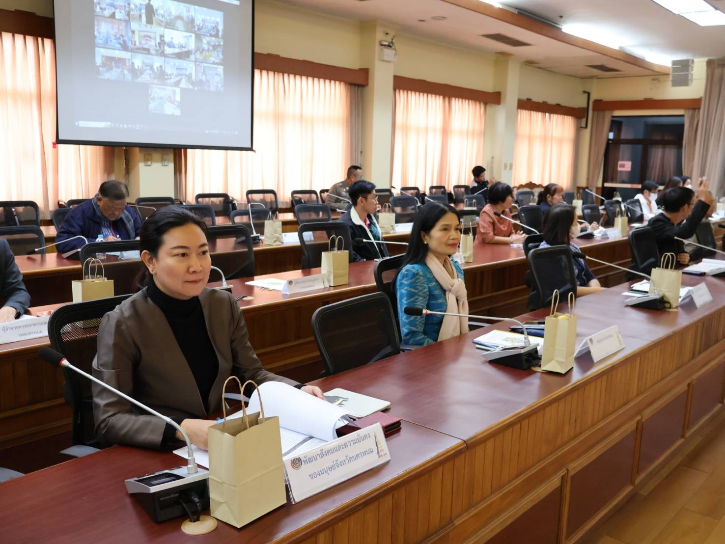 นครพนมเดินหน้าประชุมคณะกรรมการบริหารศูนย์อำนวยการขจัดความยากจนและพัฒนาคนทุกช่วงวัยอย่างยั่งยืนตามหลักปรัชญาของเศรษฐกิจพอเพียงจังหวัดนครพนม (คจพ.จ.นพ.) ครั้งที่ 1/2567