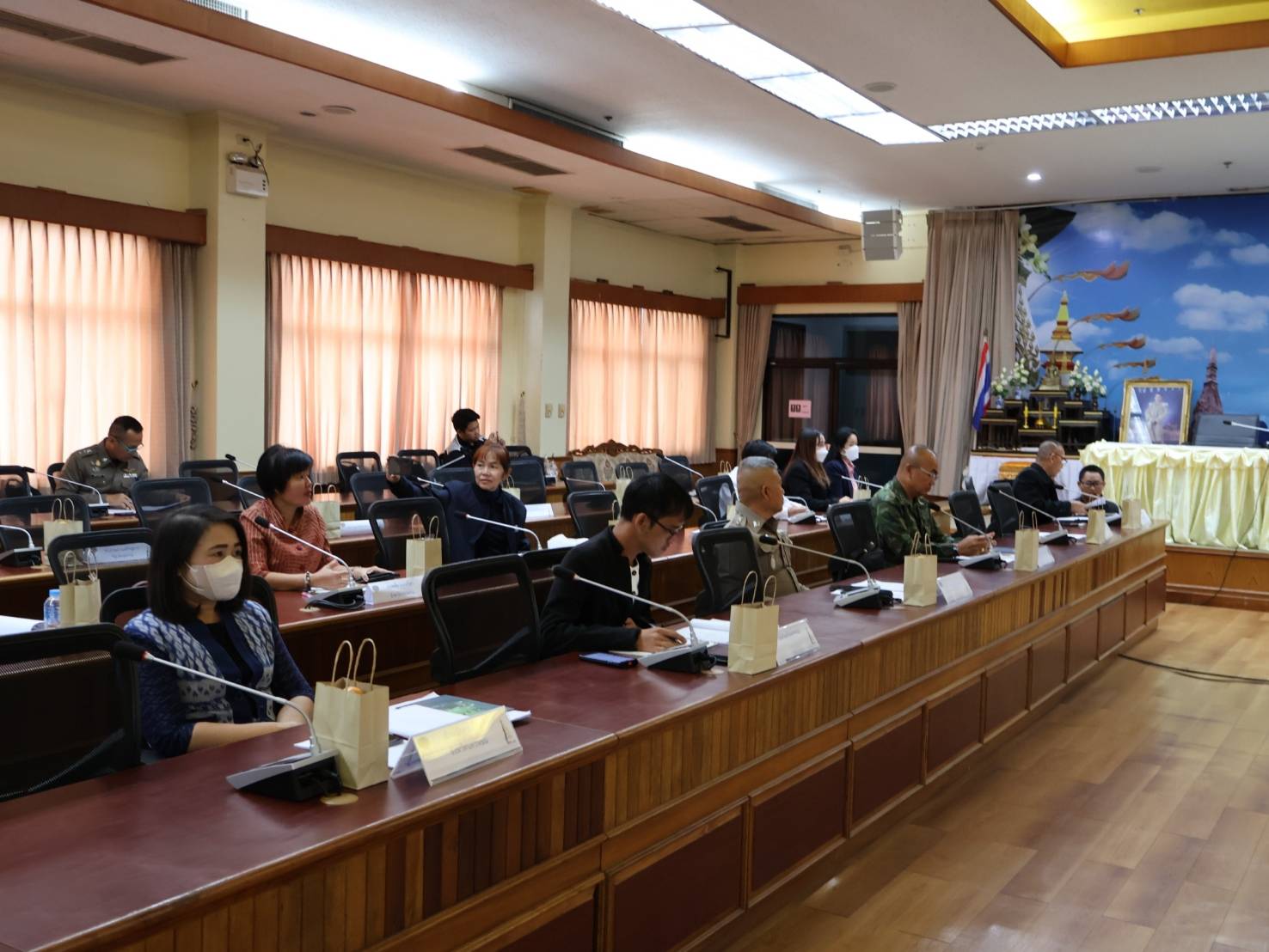 นครพนมเดินหน้าประชุมคณะกรรมการบริหารศูนย์อำนวยการขจัดความยากจนและพัฒนาคนทุกช่วงวัยอย่างยั่งยืนตามหลักปรัชญาของเศรษฐกิจพอเพียงจังหวัดนครพนม (คจพ.จ.นพ.) ครั้งที่ 1/2567