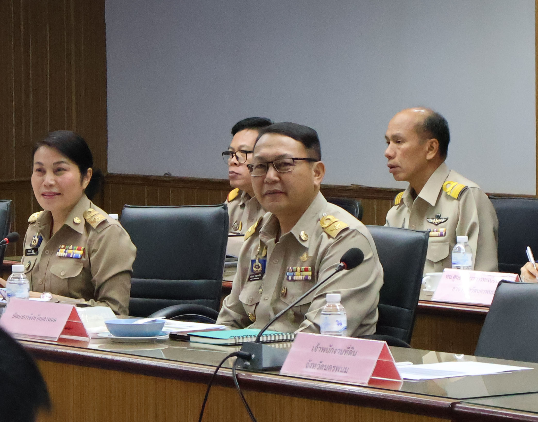 พช.นครพนม ร่วมประชุมหัวหน้าส่วนมหาดไทย นายอำเภอ ขับเคลื่อนการพัฒนา และดูแลความเป็นอยู่ของประชาชน
