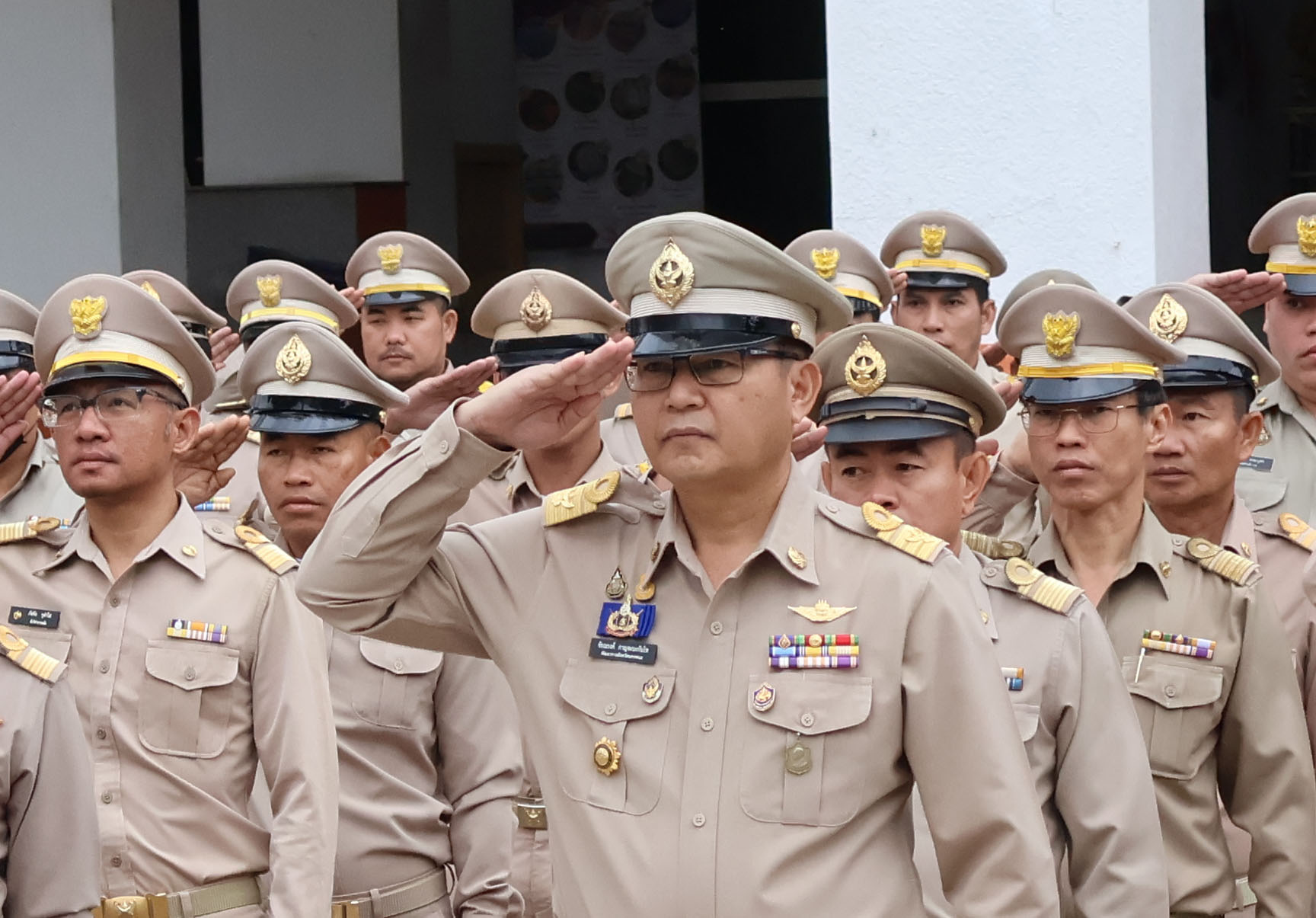 พช.นครพนม   ร่วมกิจกรรมเคารพธงชาติ สวดมนต์ไหว้พระ สร้างสำนึกรักและภาคภูมิใจในชาติไทย