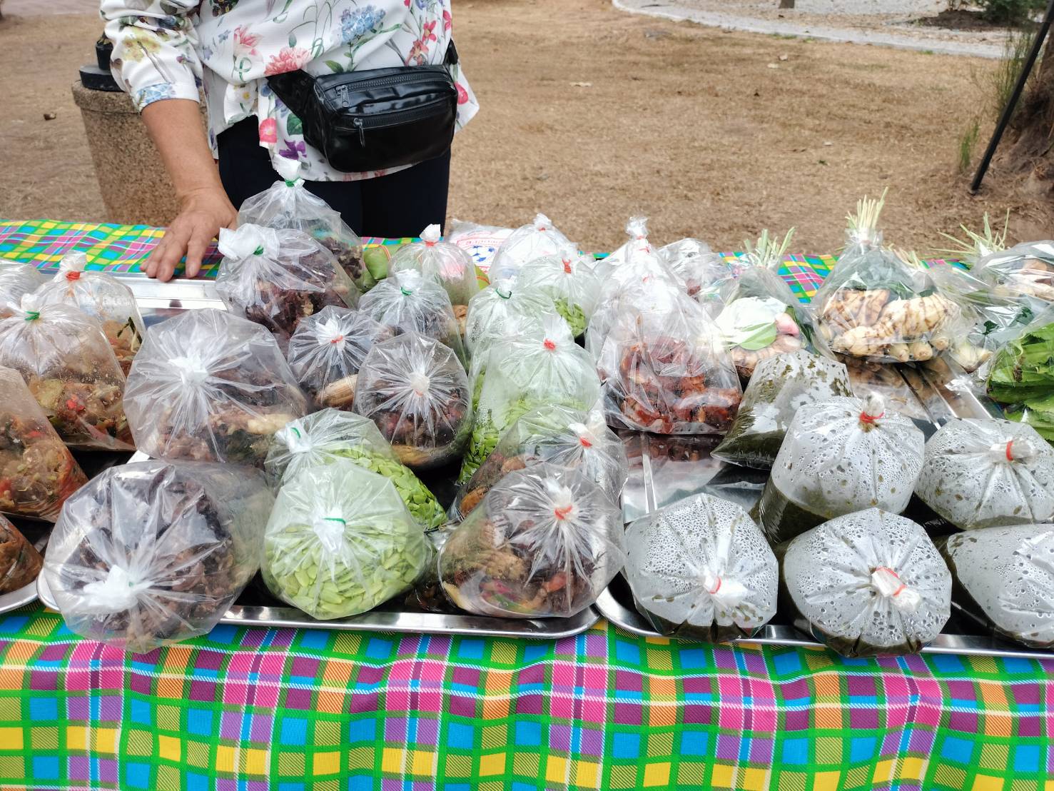 นครพนม   จัดแสดงและจำหน่ายผลผลิต โคก หนอง นา “ตลาดนัดโคก หนอง นา และอาหารปลอดภัย” สู่ความยั่งยืน