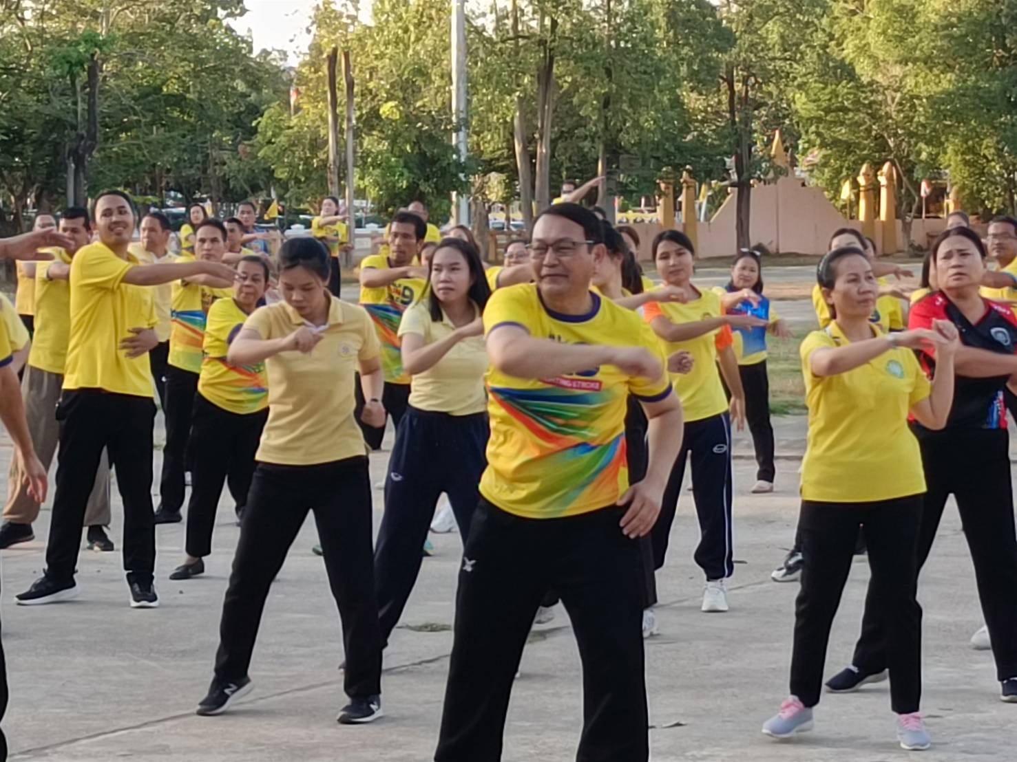 พช.นครพนม ร่วมกิจกรรม Exercise สร้างนิสัยออกกำลังกาย ทุกวันพุธ