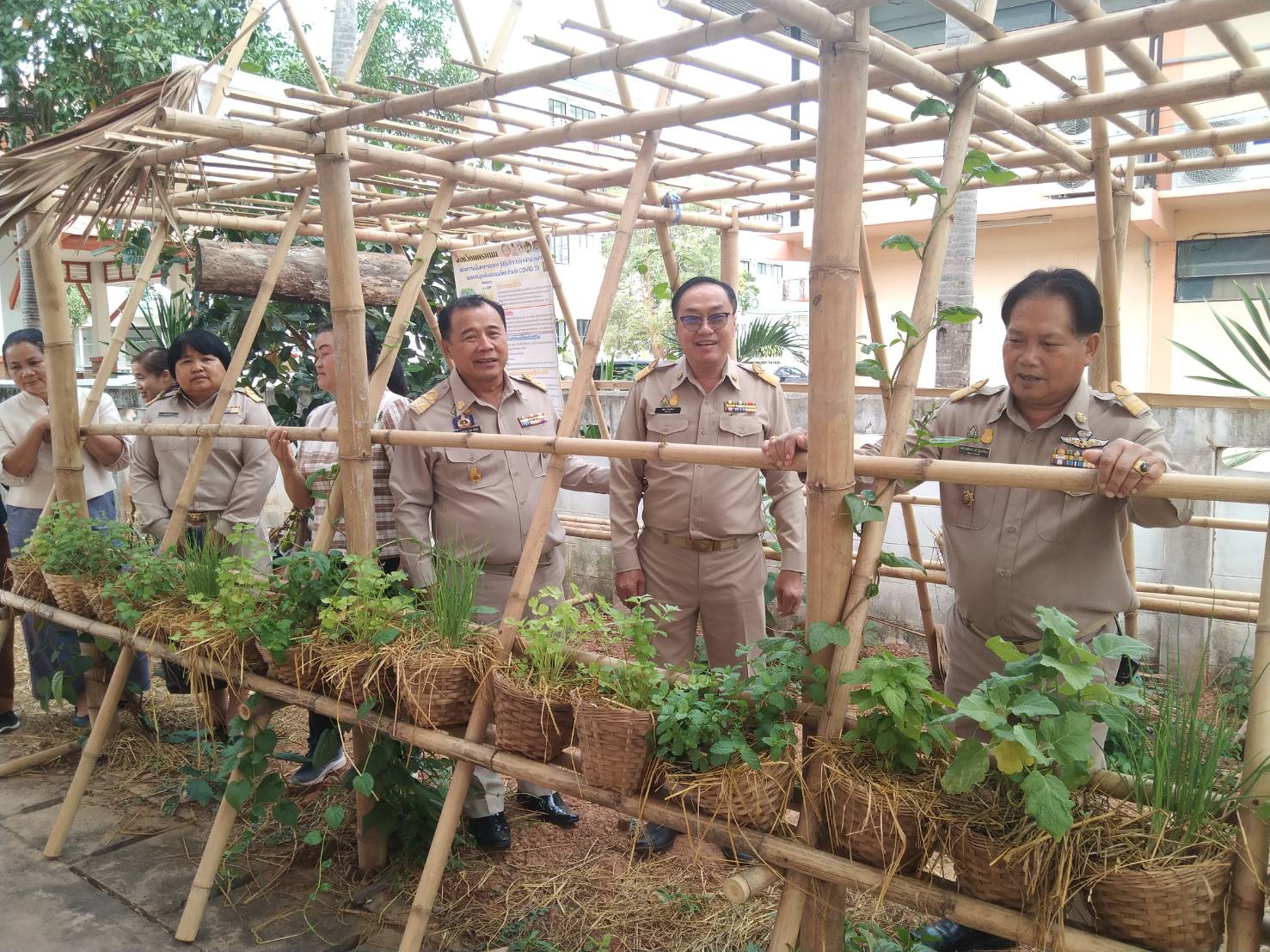 ผู้ตรวจราชการกรมฯ   เขตที่11  ลงพื้นที่เยี่ยมชมผลสำเร็จการสร้างความมั่นคงทางอาหาร