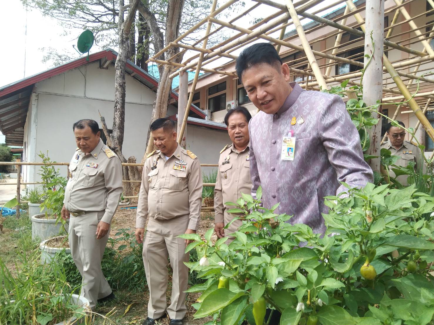 ผู้ตรวจราชการกรมฯ   เขตที่11  ลงพื้นที่เยี่ยมชมผลสำเร็จการสร้างความมั่นคงทางอาหาร