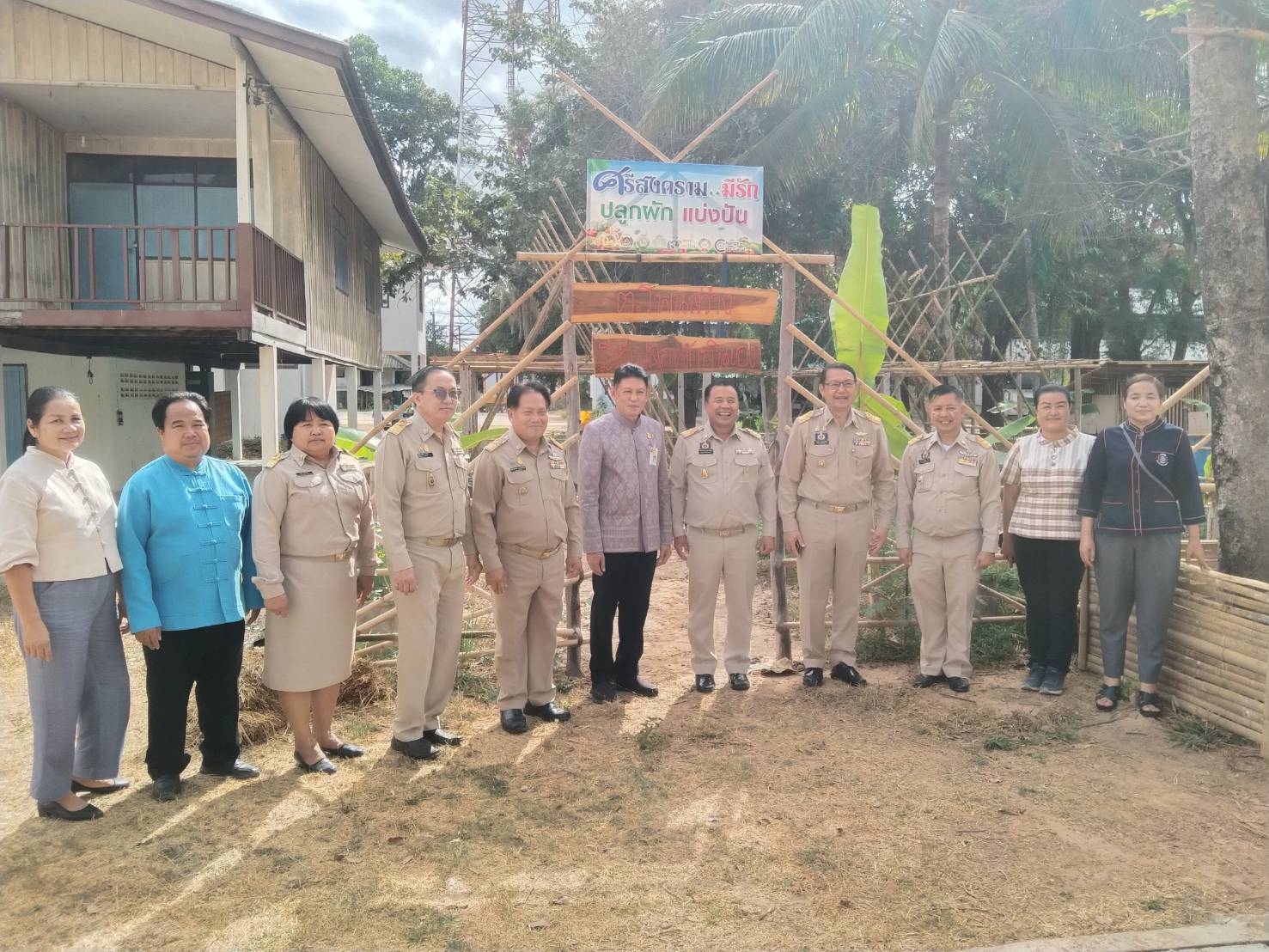 ผู้ตรวจราชการกรมฯ   เขตที่11  ลงพื้นที่เยี่ยมชมผลสำเร็จการสร้างความมั่นคงทางอาหาร