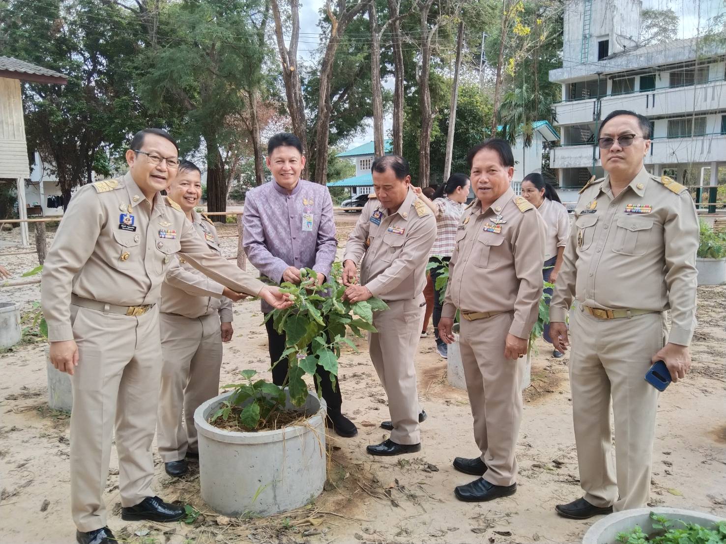 ผู้ตรวจราชการกรมฯ   เขตที่11  ลงพื้นที่เยี่ยมชมผลสำเร็จการสร้างความมั่นคงทางอาหาร