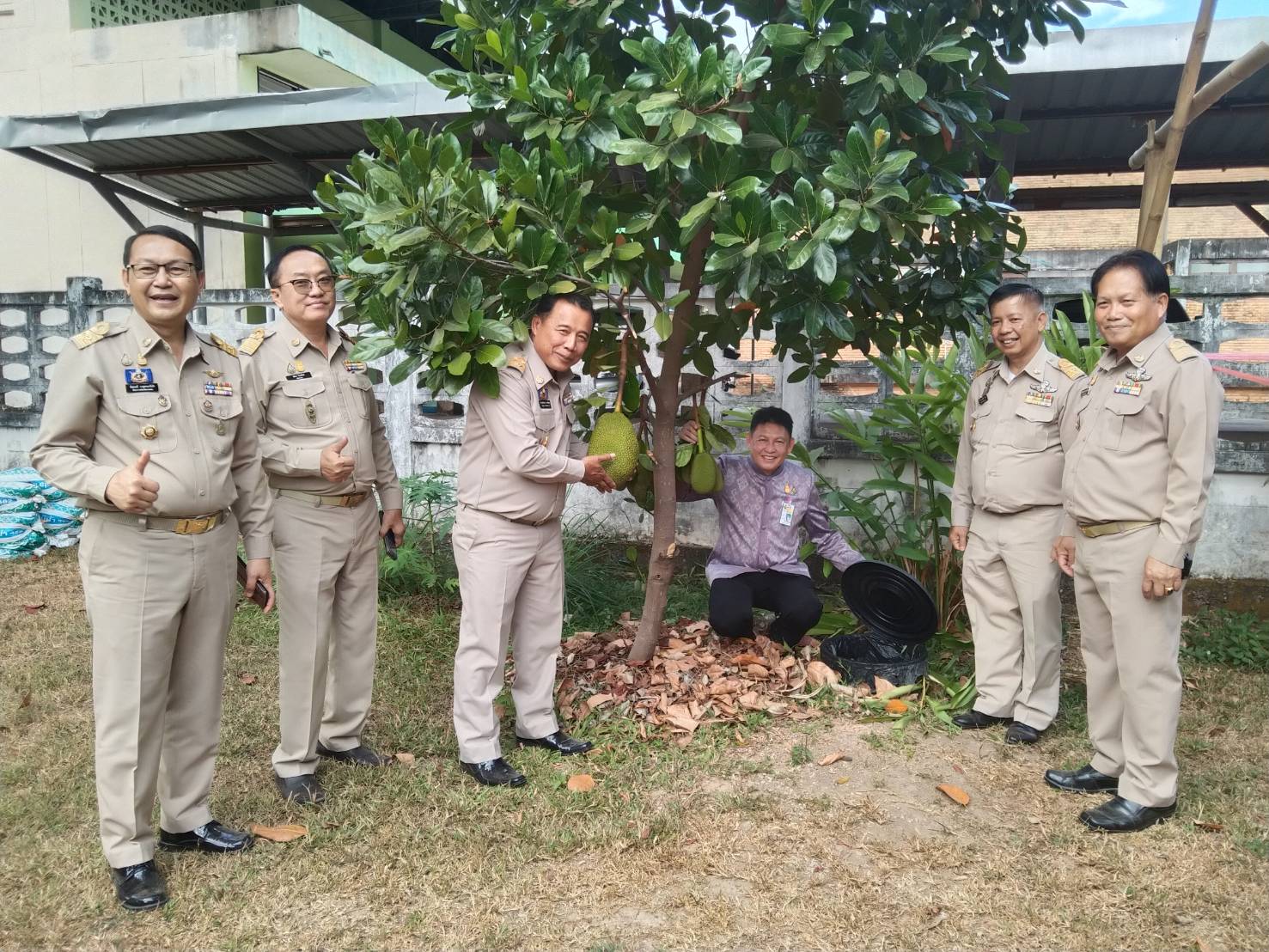 ผู้ตรวจราชการกรมฯ   เขตที่11  ลงพื้นที่เยี่ยมชมผลสำเร็จการสร้างความมั่นคงทางอาหาร
