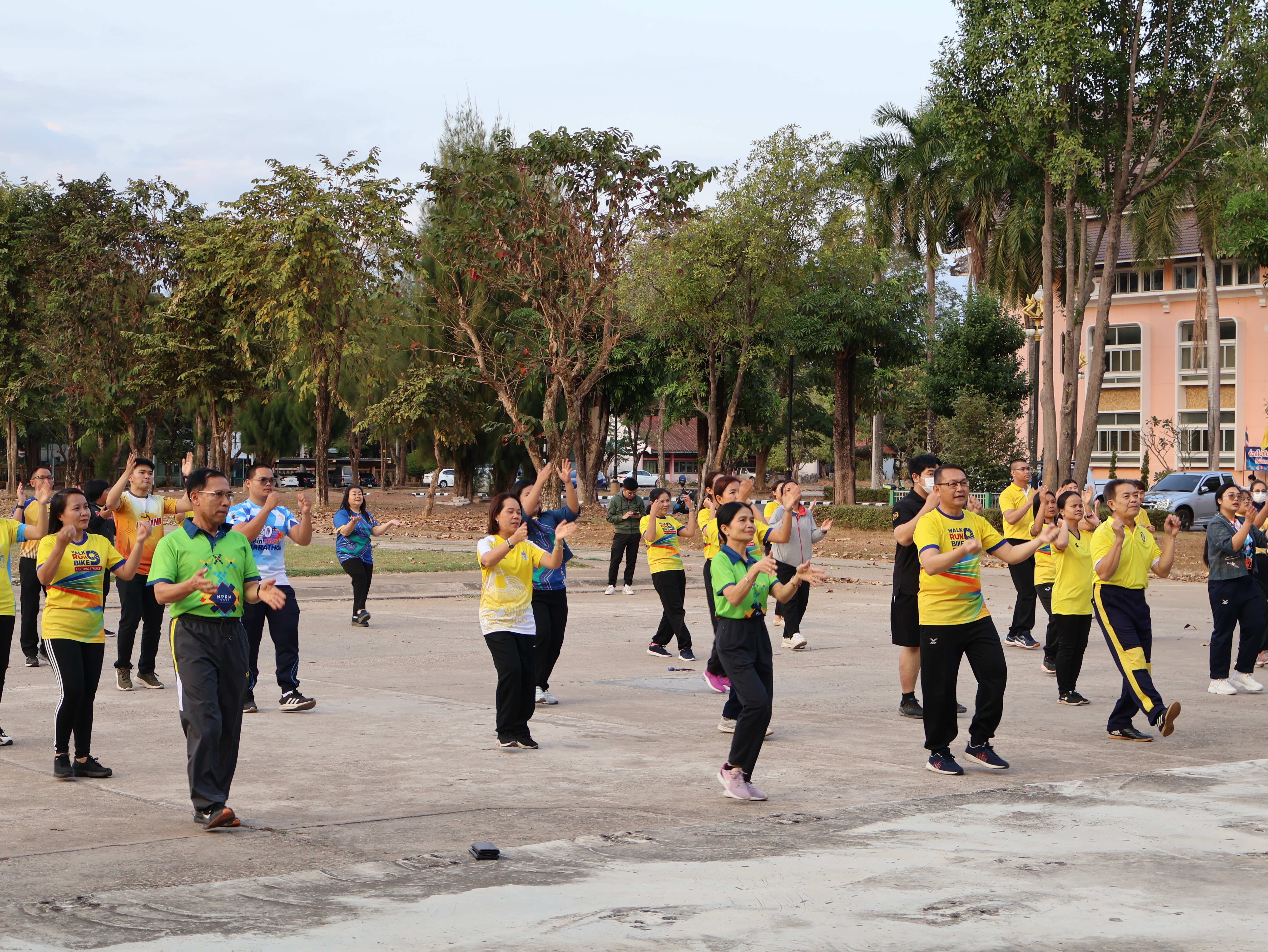 พช.นครพนม ร่วมกิจกรรม Exercise สร้างนิสัยออกกำลังกาย ทุกวันพุธ
