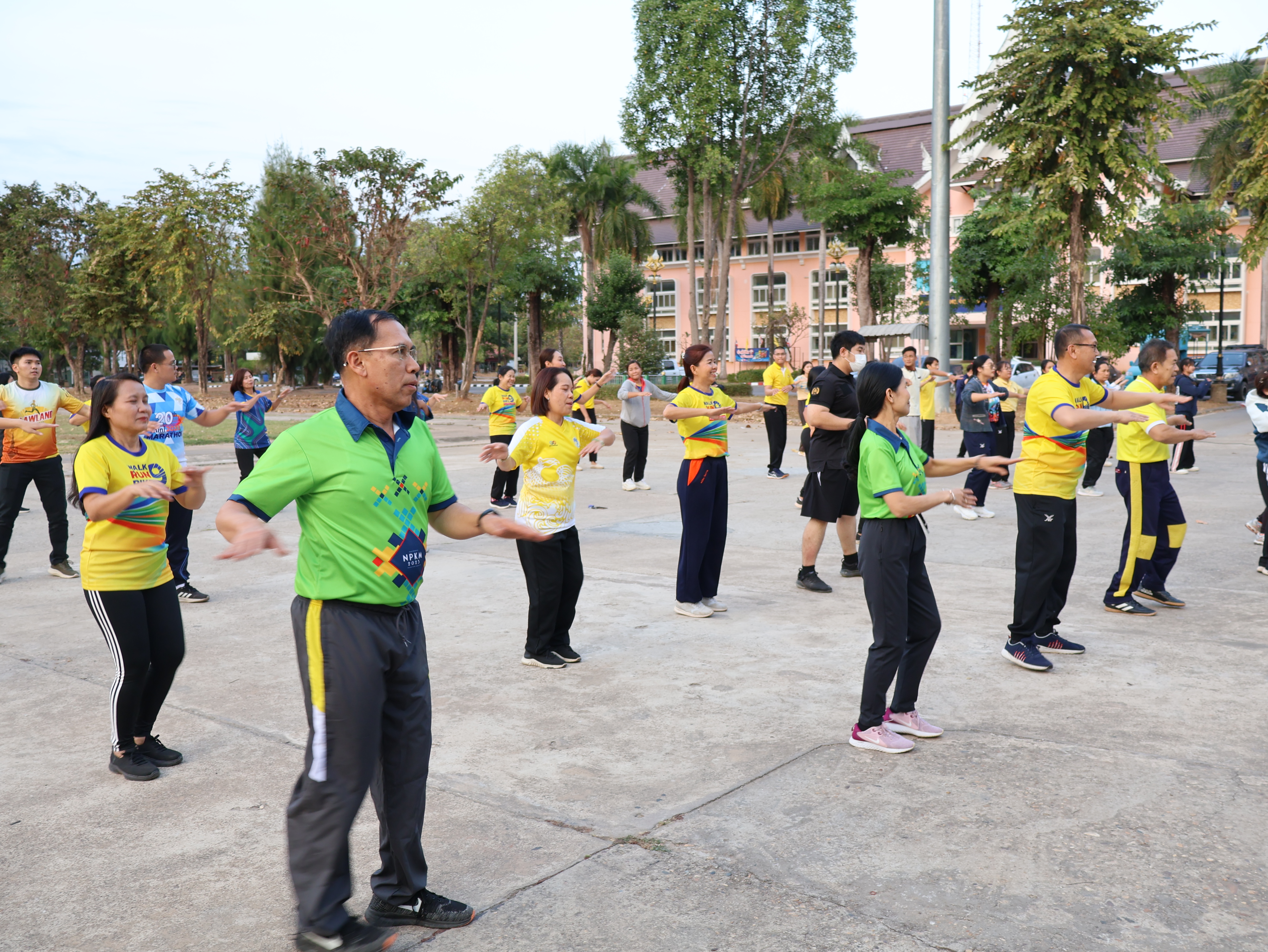 พช.นครพนม ร่วมกิจกรรม Exercise สร้างนิสัยออกกำลังกาย ทุกวันพุธ
