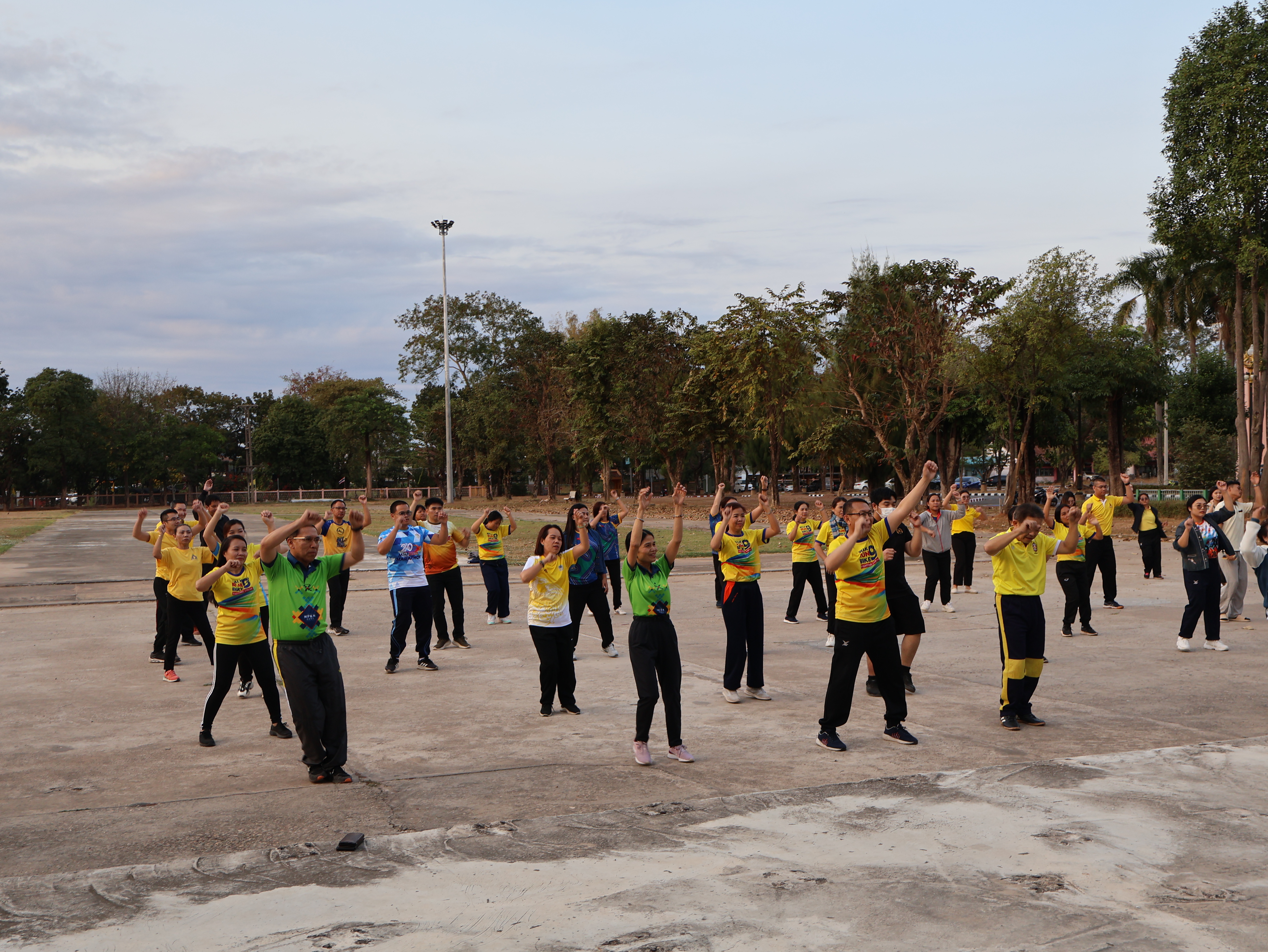 พช.นครพนม ร่วมกิจกรรม Exercise สร้างนิสัยออกกำลังกาย ทุกวันพุธ