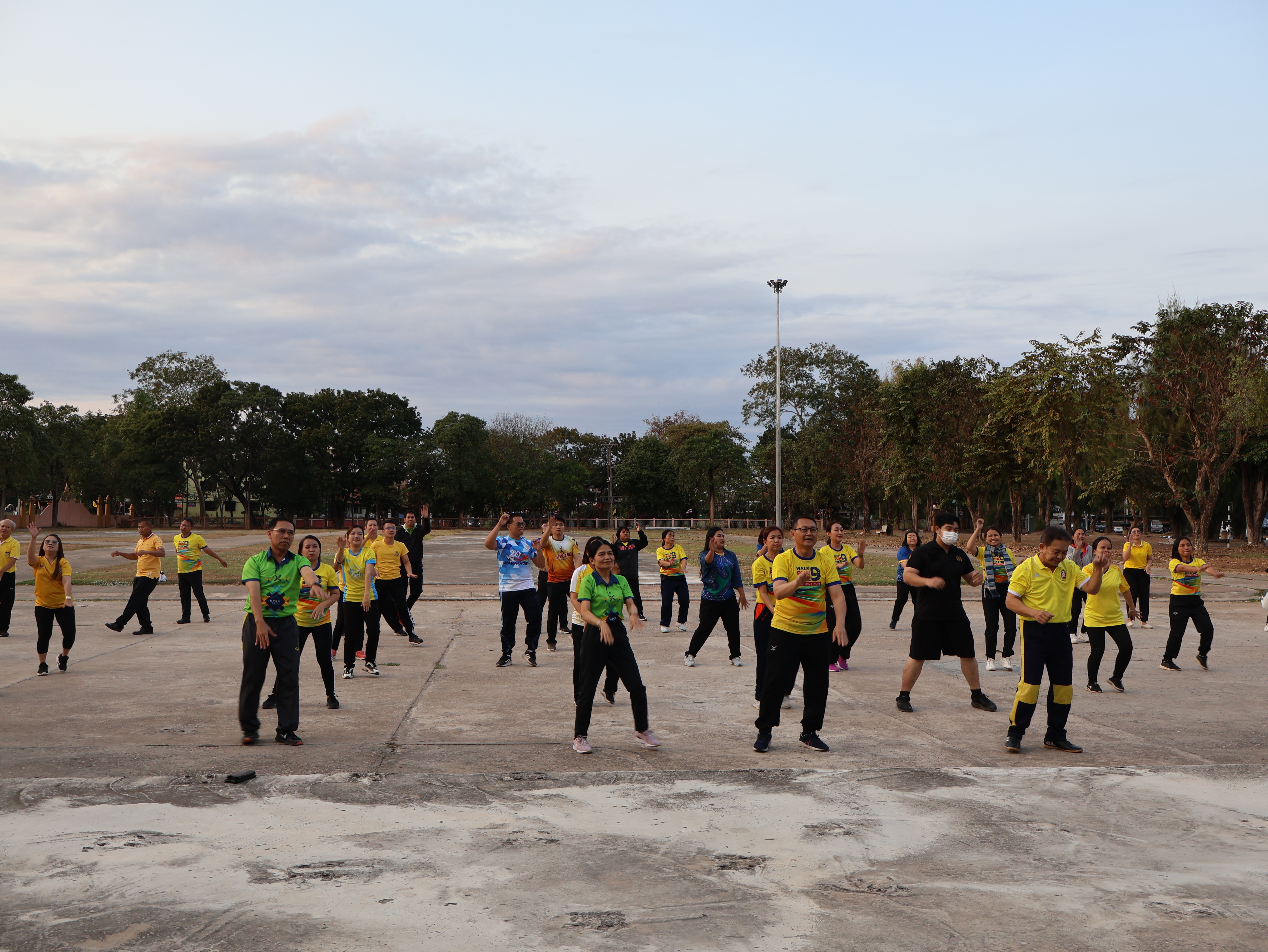 พช.นครพนม ร่วมกิจกรรม Exercise สร้างนิสัยออกกำลังกาย ทุกวันพุธ