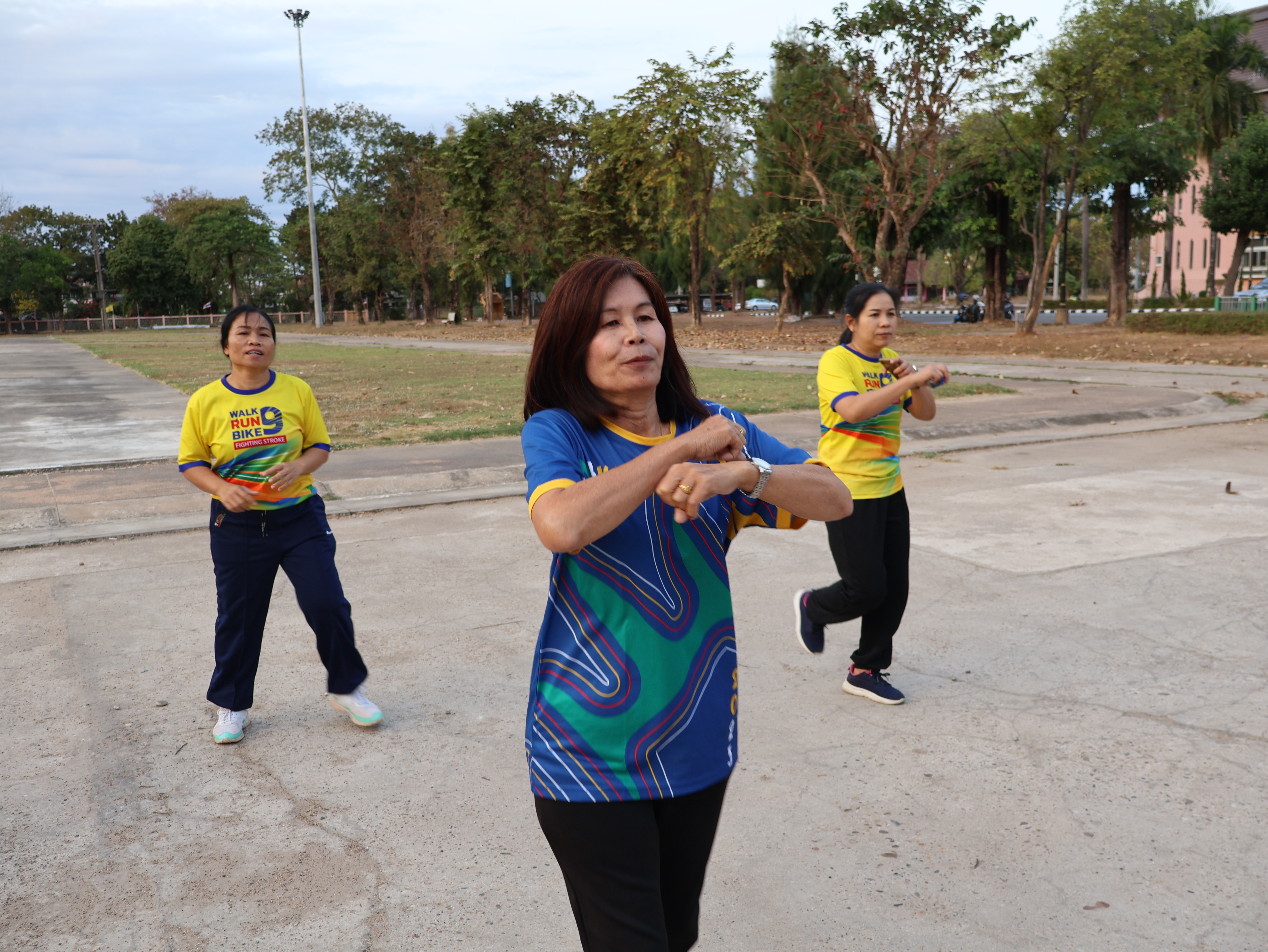 พช.นครพนม ร่วมกิจกรรม Exercise สร้างนิสัยออกกำลังกาย ทุกวันพุธ