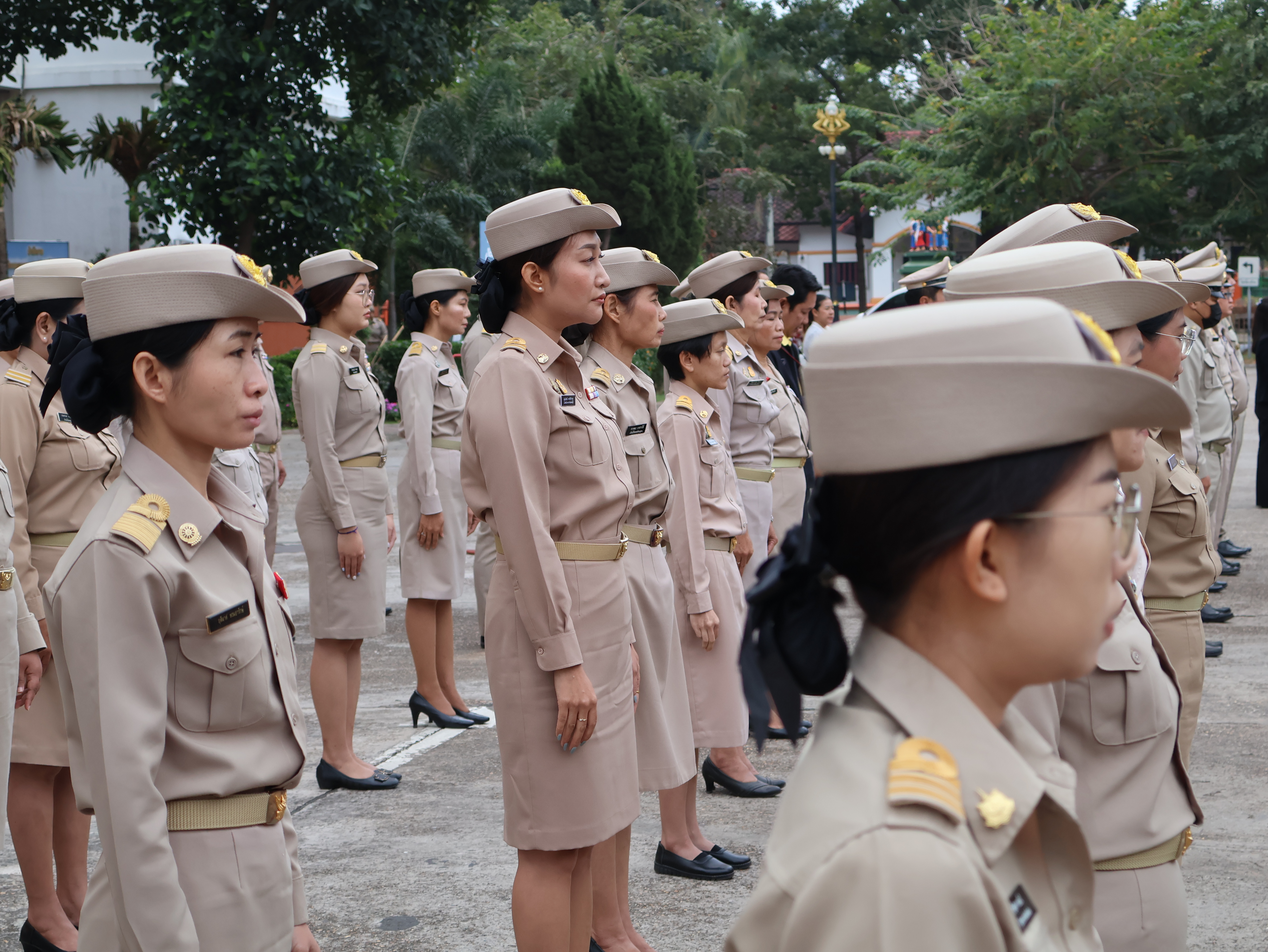 พช.นครพนม   ร่วมกิจกรรมเคารพธงชาติ สวดมนต์ไหว้พระ สร้างสำนึกรักและภาคภูมิใจในชาติไทย