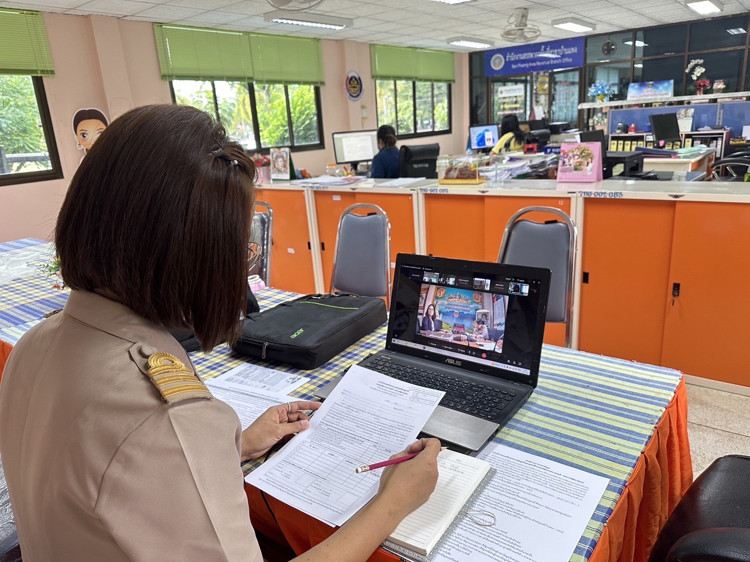 พช.นครพนม ชี้แจงการตรวจสอบและรับรองความมีอยู่จริงของลูกหนี้กองทุนพัฒนาบทบาทสตรี ผ่านระบบอิเล็กทรอนิกส์ (Cisco Webex Meetings)
