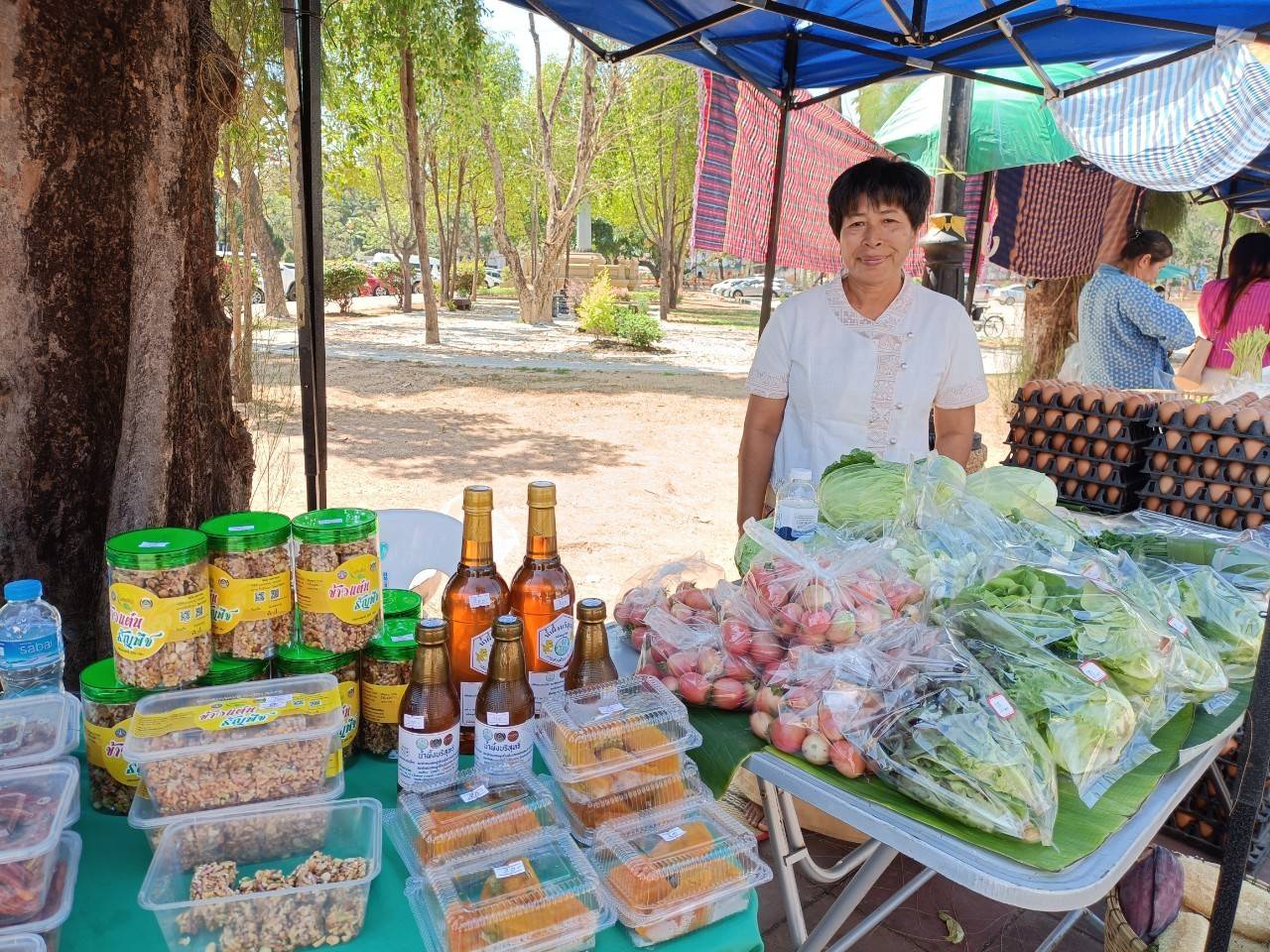 นครพนม   จัดแสดงและจำหน่ายผลผลิต โคก หนอง นา “ตลาดนัดโคก หนอง นา และอาหารปลอดภัย” สู่ความยั่งยืน