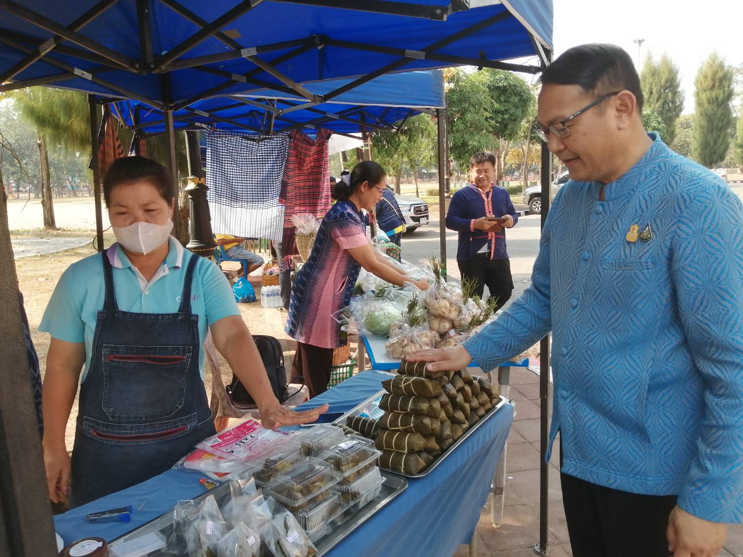 นครพนม   จัดแสดงและจำหน่ายผลผลิต โคก หนอง นา “ตลาดนัดโคก หนอง นา และอาหารปลอดภัย” สู่ความยั่งยืน