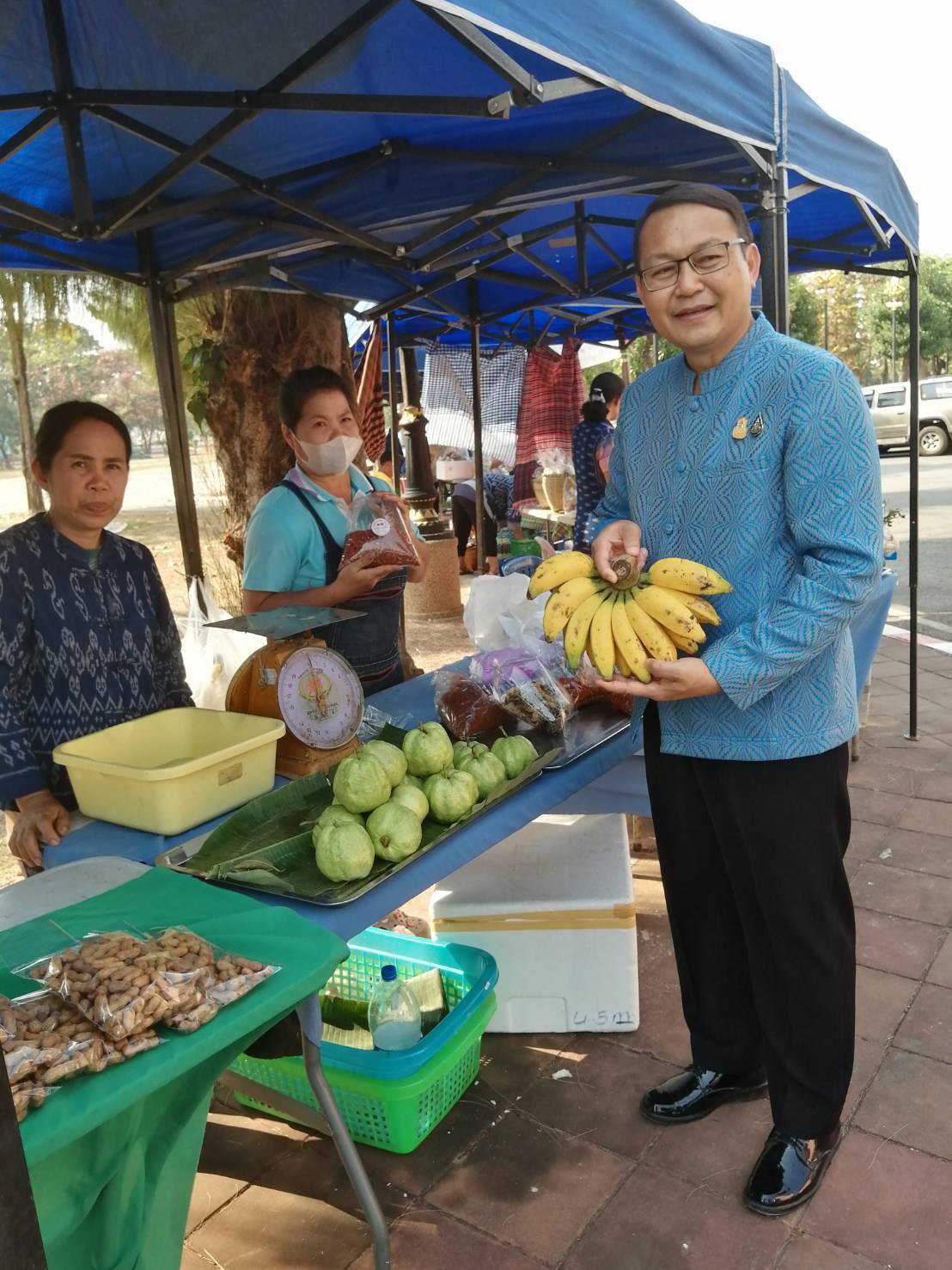 นครพนม   จัดแสดงและจำหน่ายผลผลิต โคก หนอง นา “ตลาดนัดโคก หนอง นา และอาหารปลอดภัย” สู่ความยั่งยืน