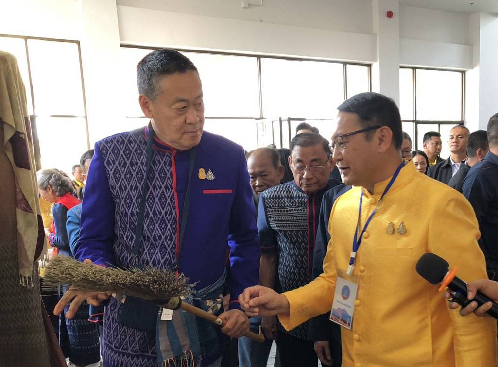 พช.นครพนม   ร่วมจัดนิทรรศการของดีประจำ 12 อำเภอ ภายใต้ 3 MUST (Eat, Travel, Visit) ต้อนรับนายกรัฐมนตรีและรัฐมนตรีว่าการกระทรวงการคลัง (นายเศรษฐา ทวีสิน) และคณะ