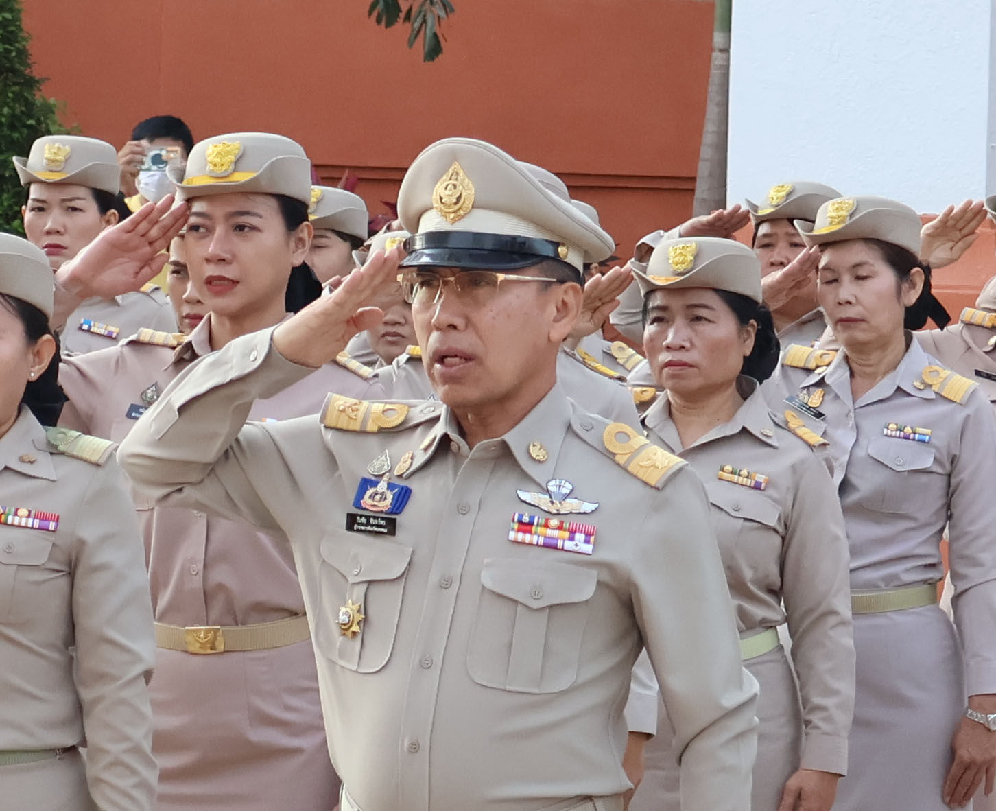 พช.นครพนม   ร่วมกิจกรรมเคารพธงชาติ สวดมนต์ไหว้พระ สร้างสำนึกรักและภาคภูมิใจในชาติไทย