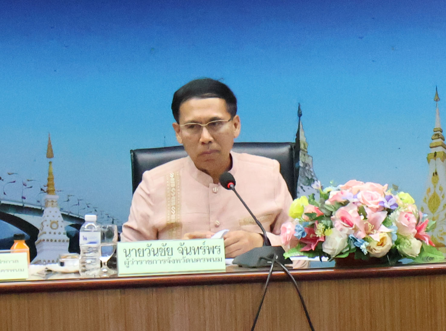 พช.นครพนม   ร่วมประชุมหารือการเตรียมความพร้อมต้อนรับนายกรัฐมนตรีและคณะ รวมทั้งร่วมหารือแผนงาน/โครงการยกระดับเมืองและกระตุ้นเศรษฐกิจท้องถิ่น