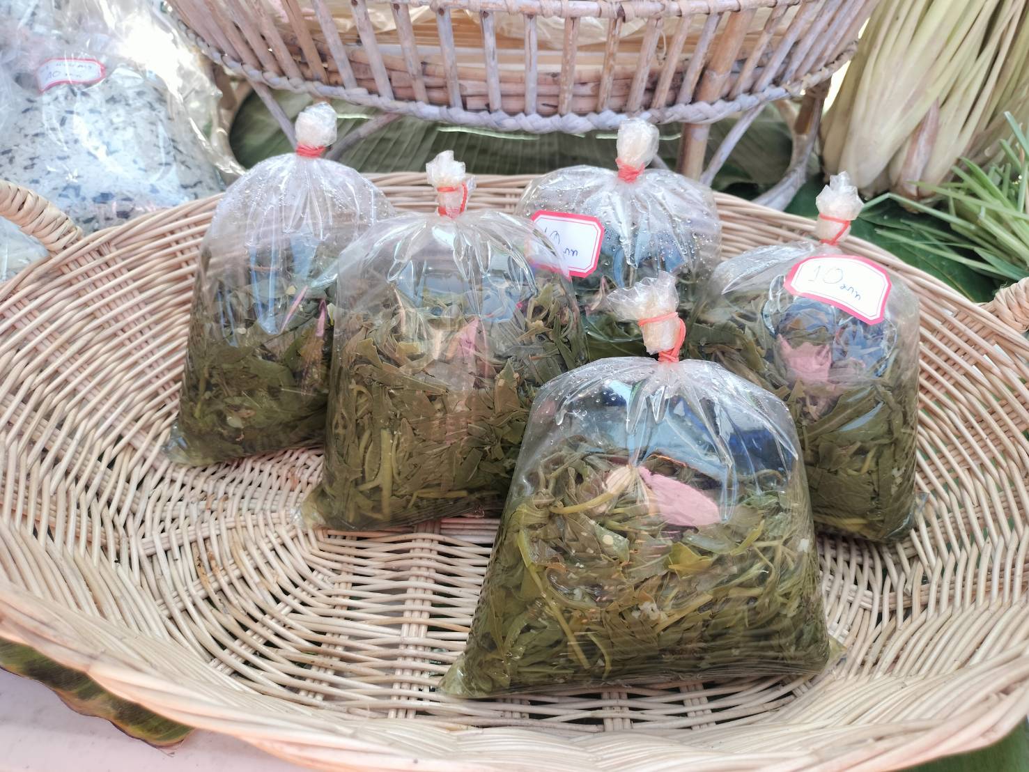 นครพนม   จัดแสดงและจำหน่ายผลผลิต โคก หนอง นา “ตลาดนัดโคก หนอง นา และอาหารปลอดภัย” สู่ความยั่งยืน