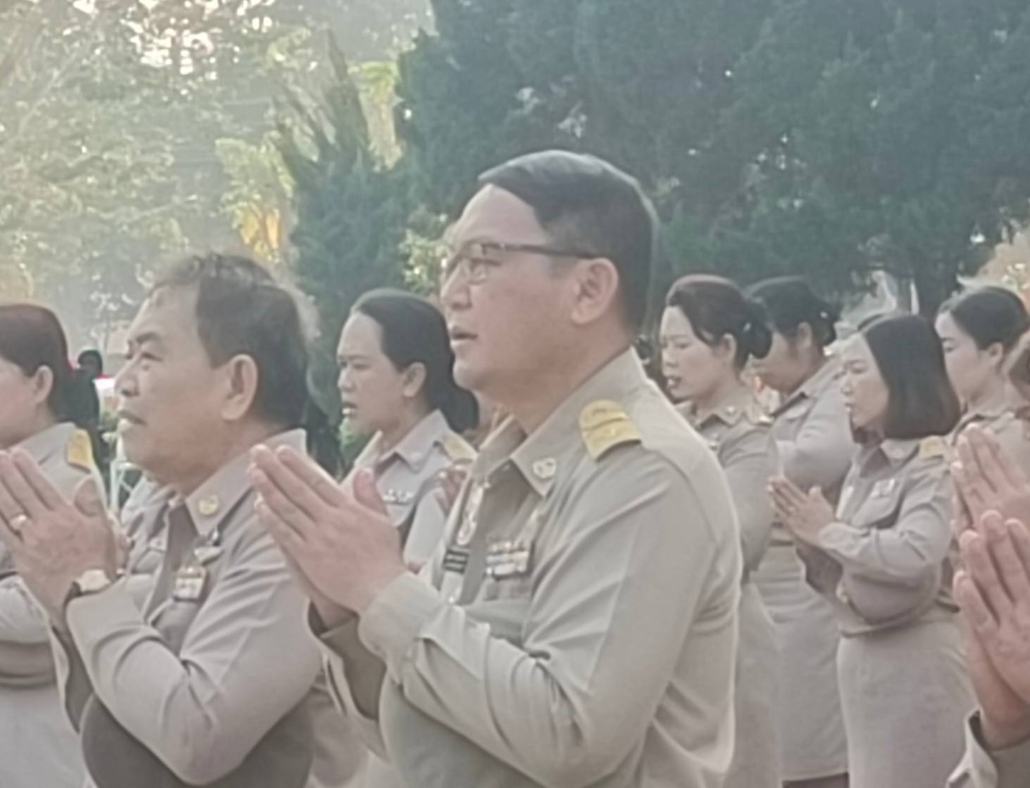 พช.นครพนม   ร่วมกิจกรรมเคารพธงชาติ สวดมนต์ไหว้พระ สร้างสำนึกรักและภาคภูมิใจในชาติไทย