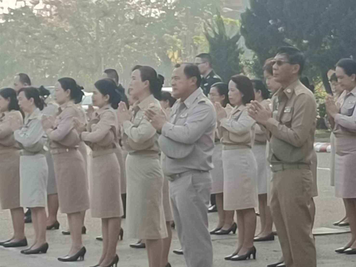 พช.นครพนม   ร่วมกิจกรรมเคารพธงชาติ สวดมนต์ไหว้พระ สร้างสำนึกรักและภาคภูมิใจในชาติไทย