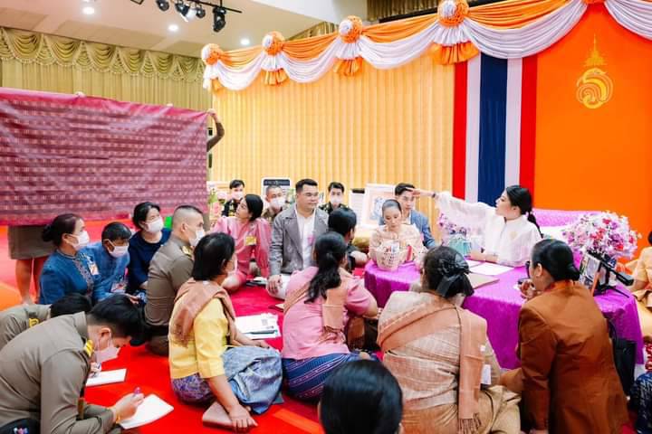 สมเด็จพระเจ้าลูกเธอ   เจ้าฟ้าสิริวัณณวรี นารีรัตนราชกัญญา เสด็จไปทอดพระเนตรนิทรรศการและการจัดงานแสดงผลิตภัณฑ์ผ้าไทยและงานหัตถกรรมชุมชนภาคตะวันออกเฉียงเหนือ และพระราชทานลายผ้าพระราชทาน “ผ้าลายสิริวชิราภรณ์” เพื่อเชิญไปมอบแก่ศิลปินช่างทอผ้าและหัตถกรรมไทยทั่วประเทศ ไปถักทอผสมผสานกับลวดลายภูมิปัญญาพื้นถิ่นตามความคิดสร้างสรรค์ของศิลปิน เฉลิมพระเกียรติพระบาทสมเด็จพระเจ้าอยู่หัว เนื่องในโอกาสมหามงคลเฉลิมพระชนมพรรษาครบ 6 รอบ 28 กรกฎาคม 2567