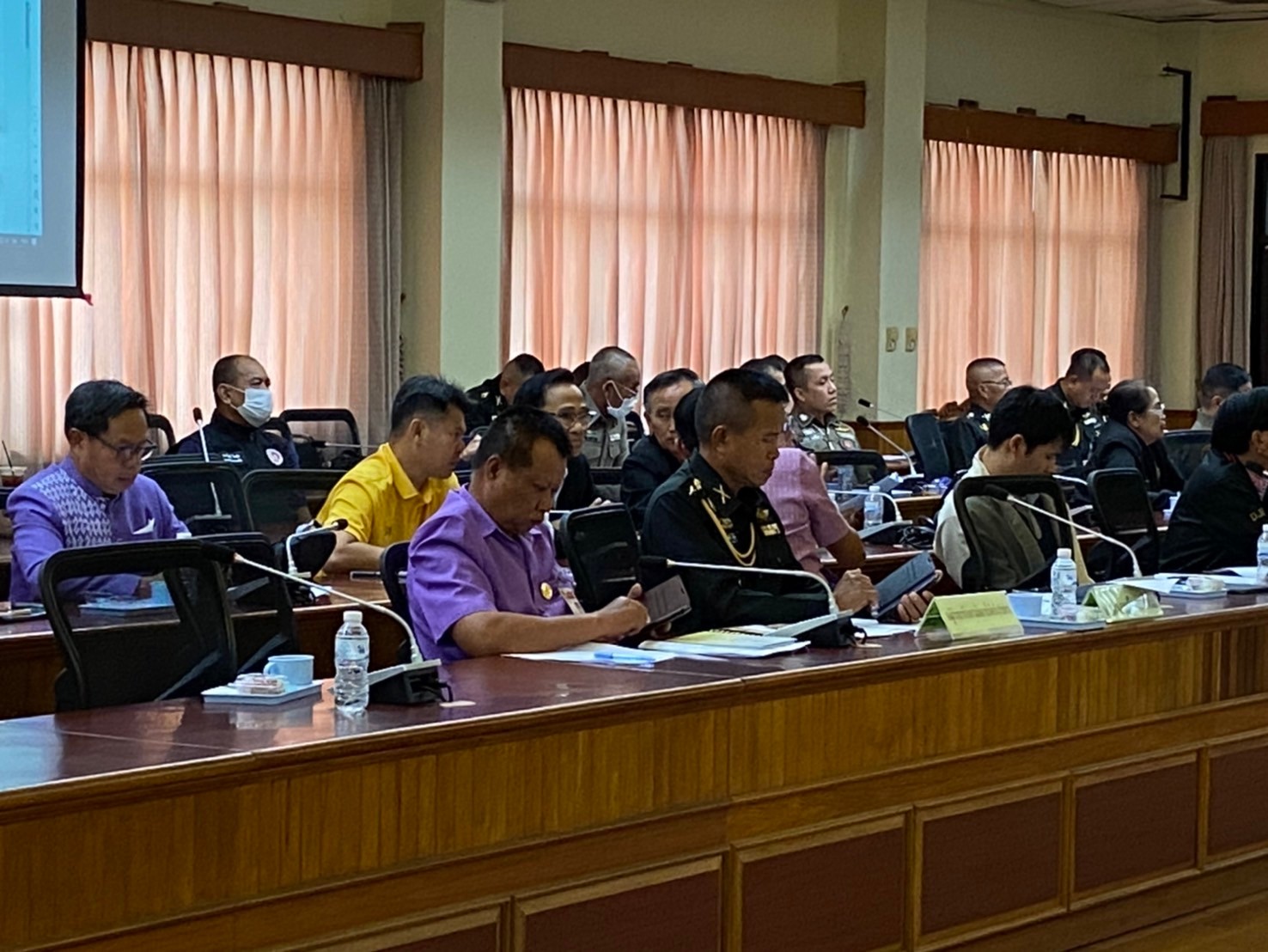 พช.นครพนม   ร่วมประชุมหารือการเตรียมความพร้อมต้อนรับนายกรัฐมนตรีและคณะ รวมทั้งร่วมหารือแผนงาน/โครงการยกระดับเมืองและกระตุ้นเศรษฐกิจท้องถิ่น