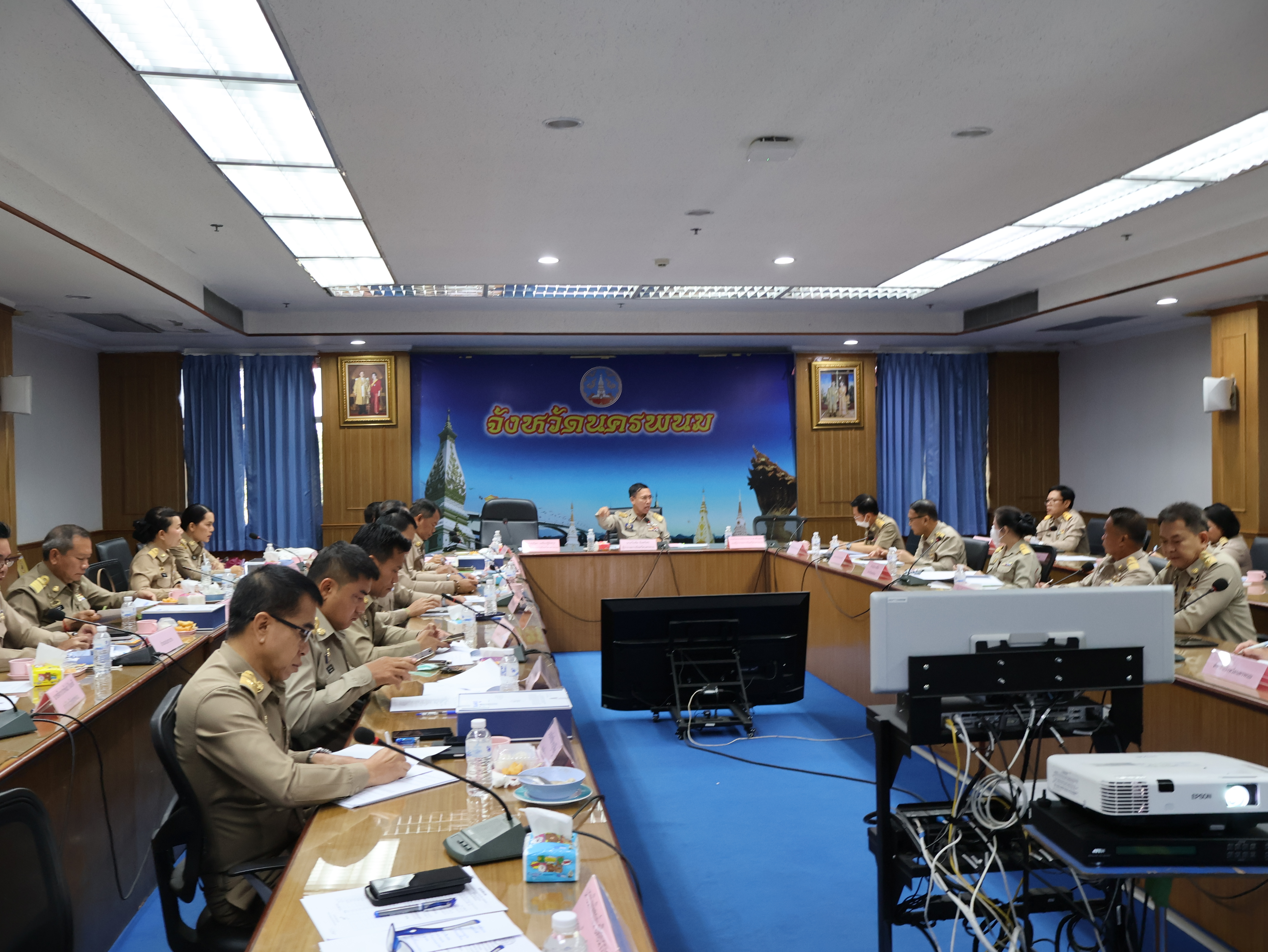 พช.นครพนม   ร่วมประชุมหัวหน้าส่วนมหาดไทย นายอำเภอ ขับเคลื่อนการพัฒนา และดูแลความเป็นอยู่ของประชาชน