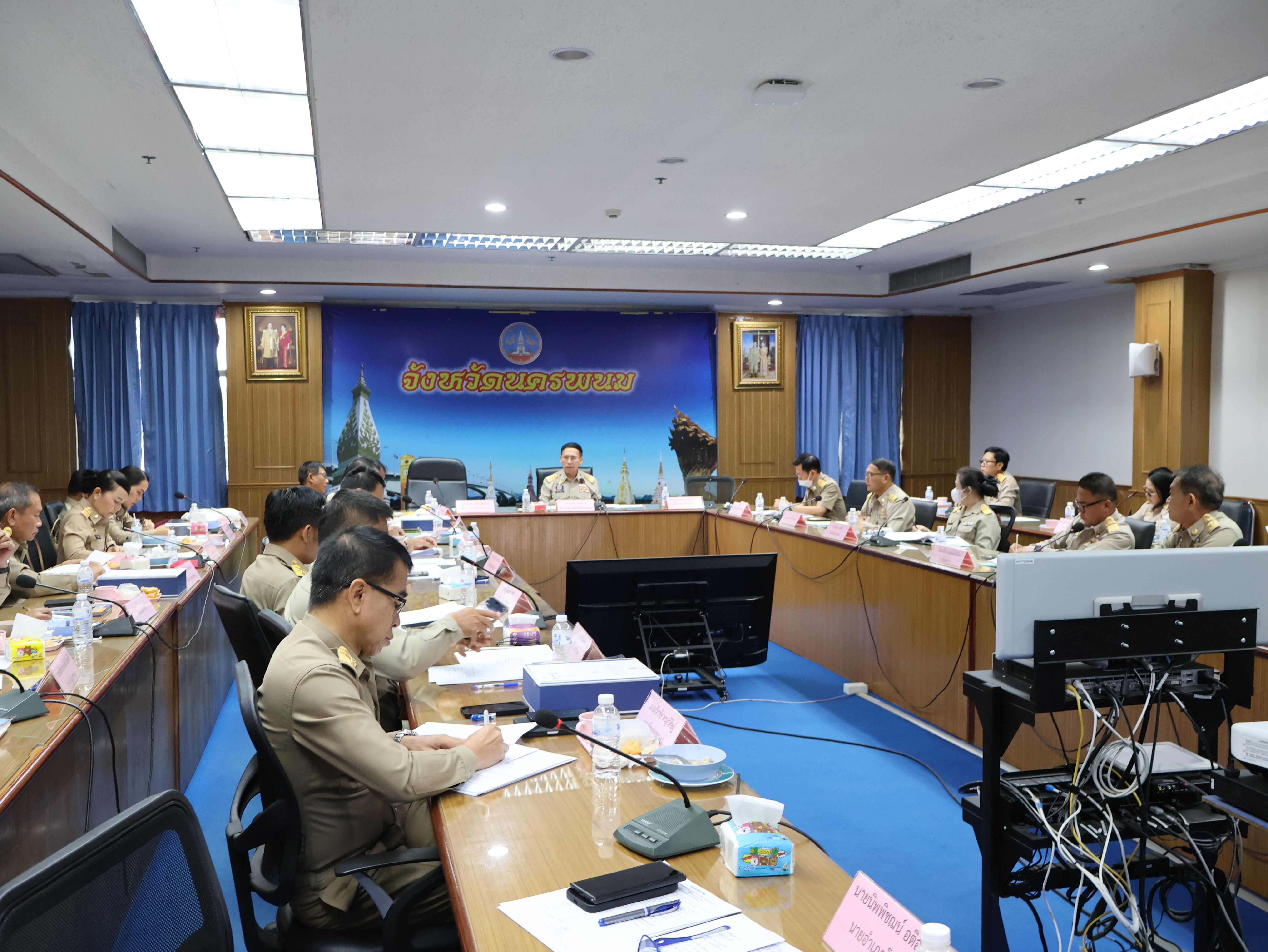 พช.นครพนม   ร่วมประชุมหัวหน้าส่วนมหาดไทย นายอำเภอ ขับเคลื่อนการพัฒนา และดูแลความเป็นอยู่ของประชาชน