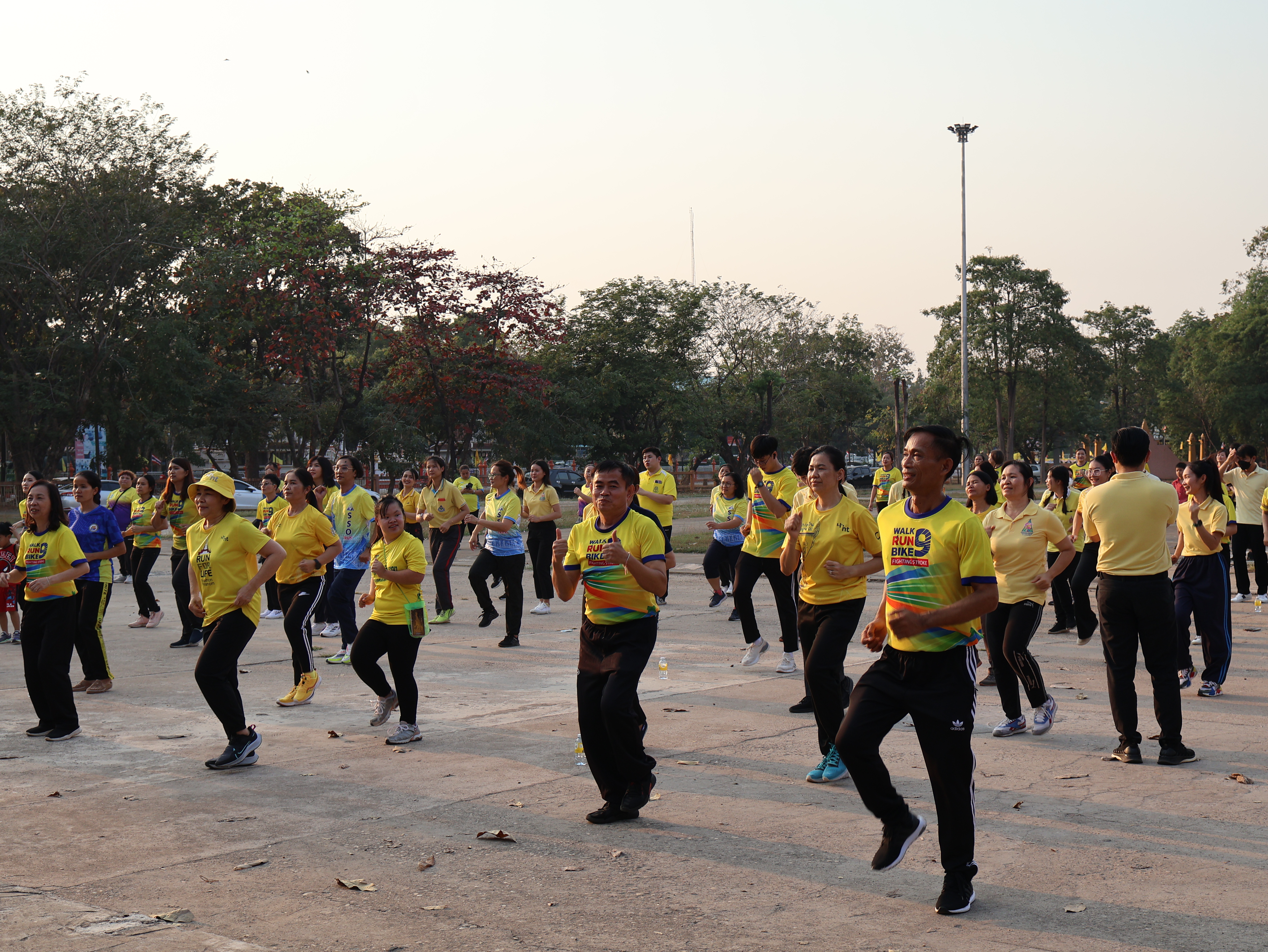 พช.นครพนม ร่วมกิจกรรม Exercise สร้างนิสัยออกกำลังกาย ทุกวันพุธ