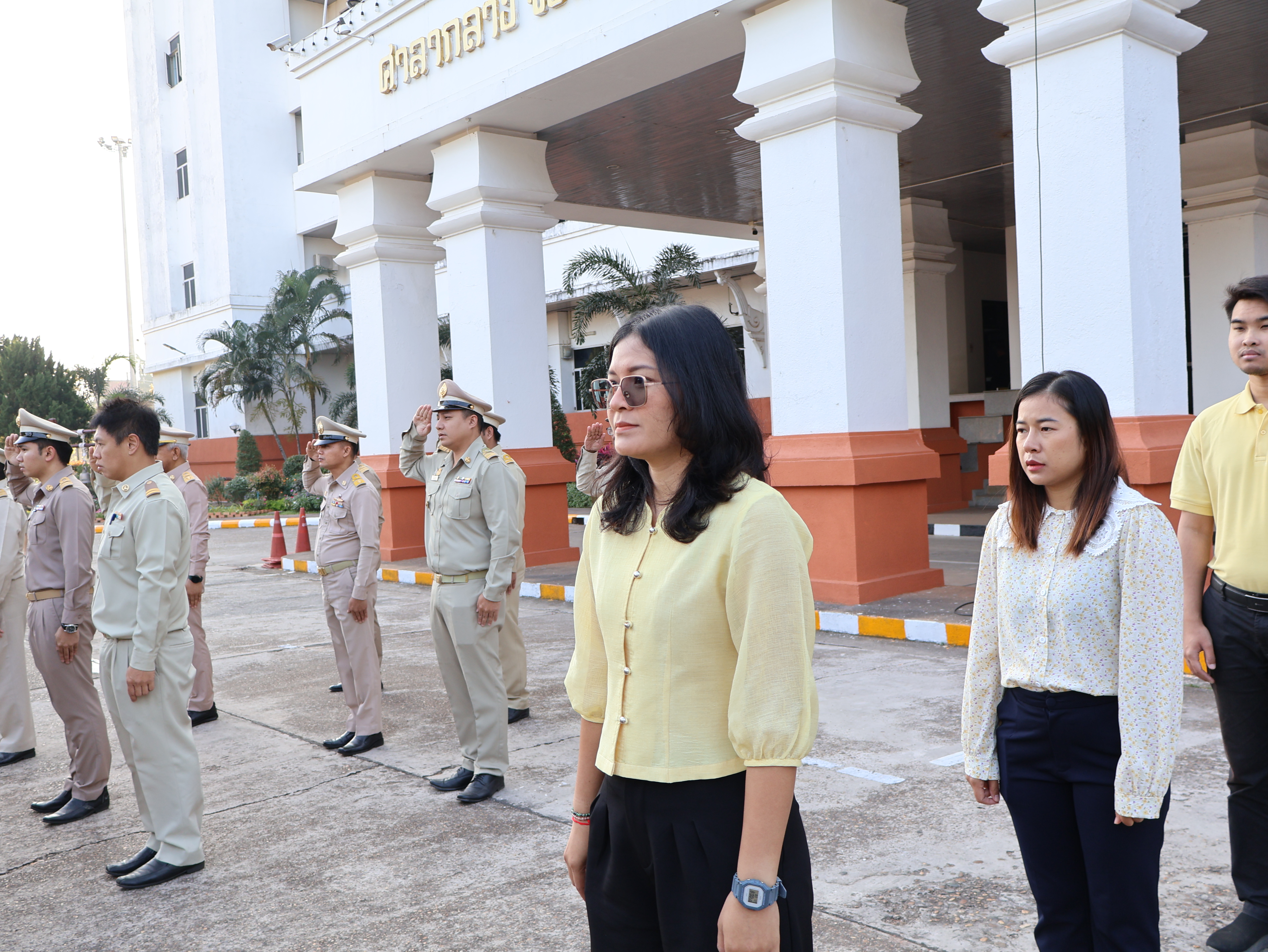 พช.นครพนม   ร่วมกิจกรรมเคารพธงชาติ สวดมนต์ไหว้พระ สร้างสำนึกรักและภาคภูมิใจในชาติไทย
