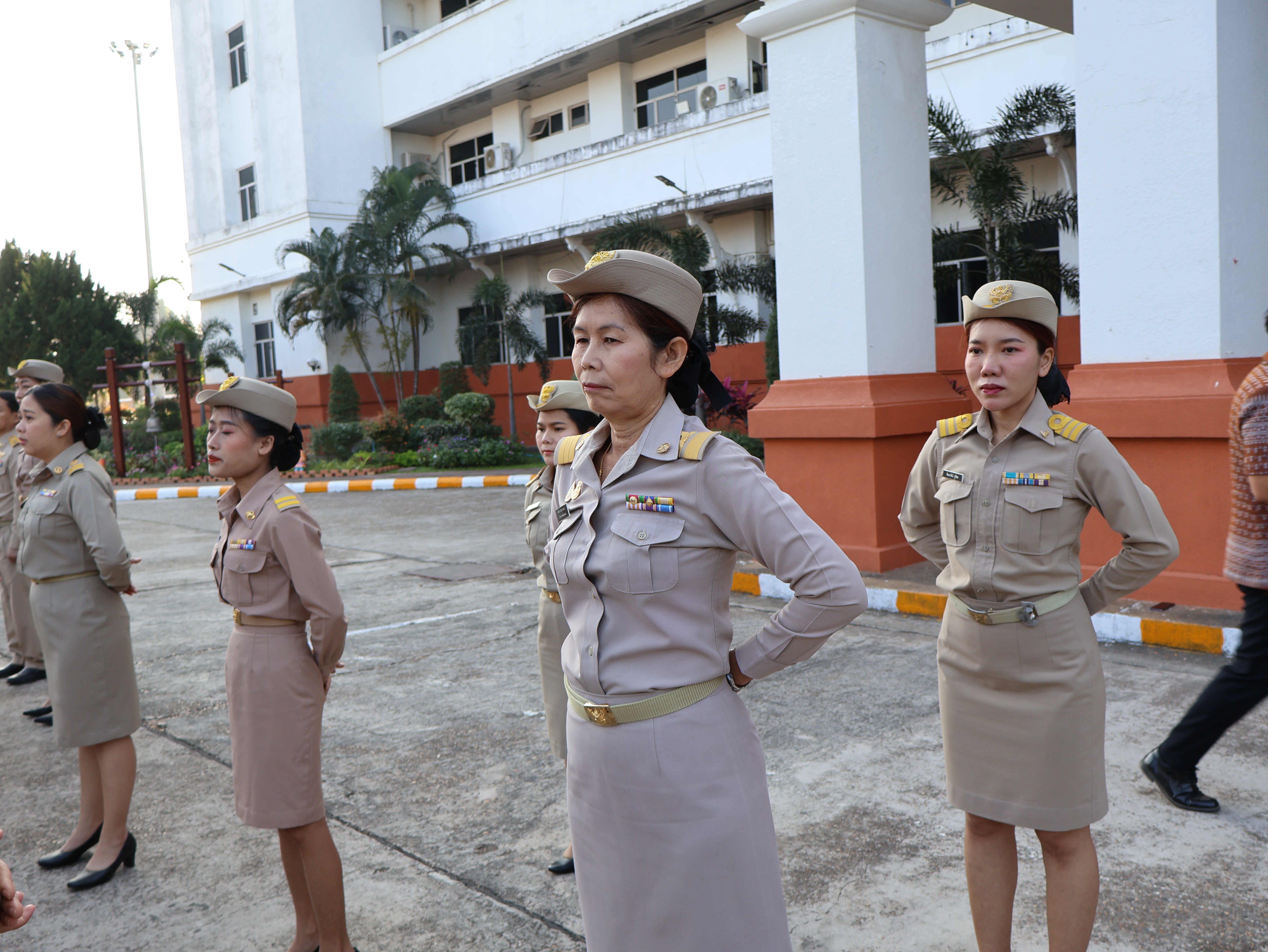 พช.นครพนม   ร่วมกิจกรรมเคารพธงชาติ สวดมนต์ไหว้พระ สร้างสำนึกรักและภาคภูมิใจในชาติไทย