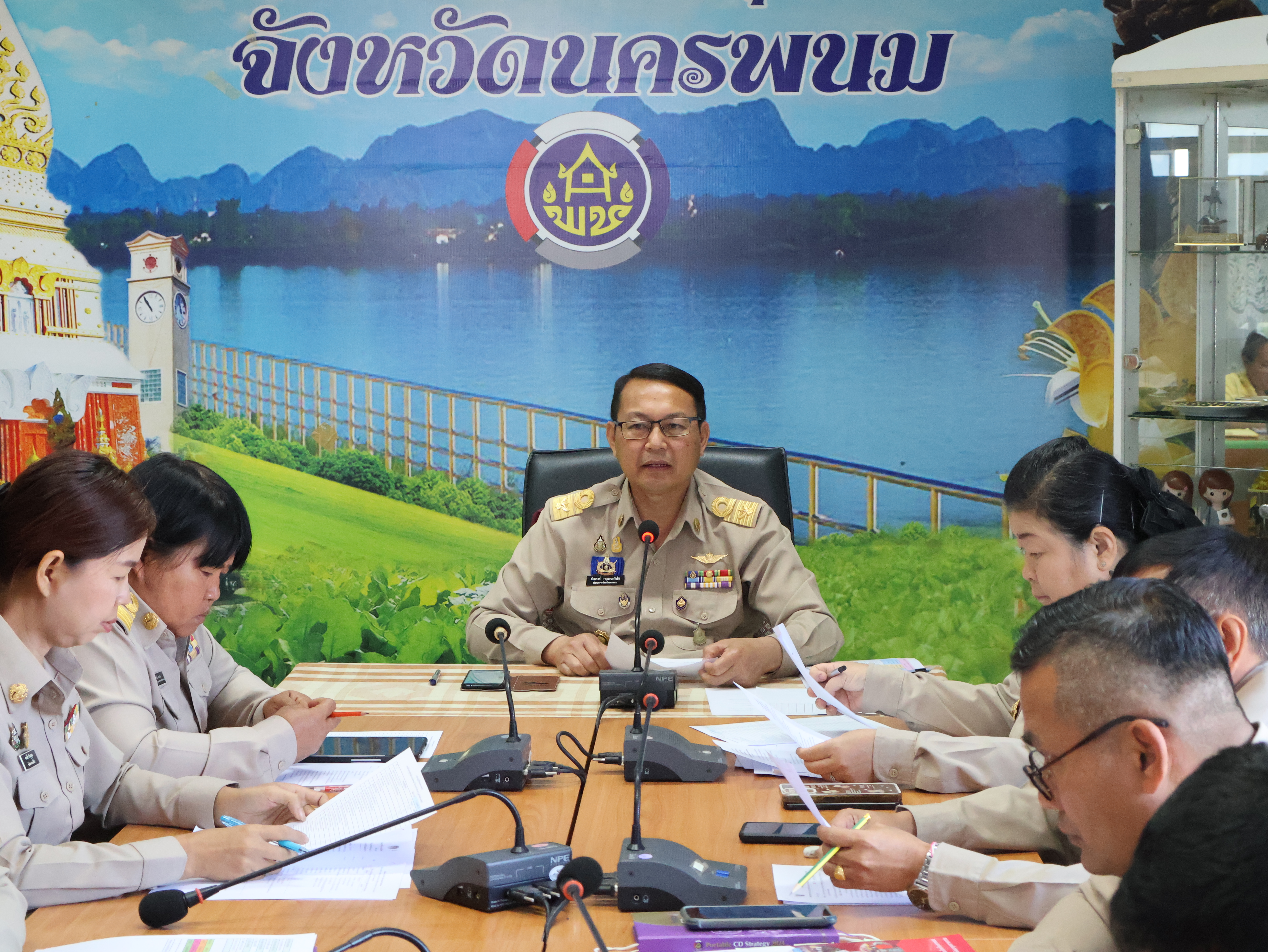 พช.นครพนม ประชุม ผอ.กลุ่มงานฯ เจ้าหน้าที่พัฒนาชุมชน สำนักงานพัฒนาชุมชนจังหวัดนครพนม   เพื่อขับเคลื่อนการปฏิบัติงานพัฒนาชุมชน