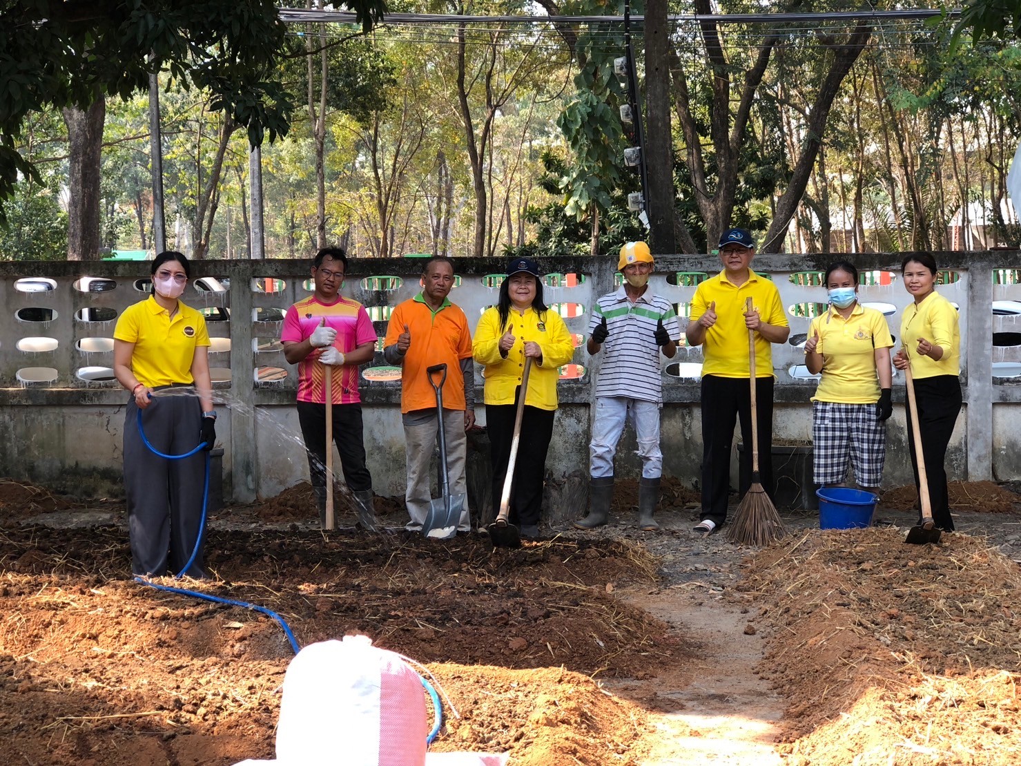 พช. นครพนม สานพลังความต่อเนื่องปฏิบัติการตามแนวพระราชดำริฯ ปลูกผักสวนครัวเพื่อสร้างความมั่นคงทางอาหาร สู่ชุมชนเข้มแข็ง  ส่งเสริมการพึ่งพาตนเอง ลดรายจ่ายภายในครัวเรือน