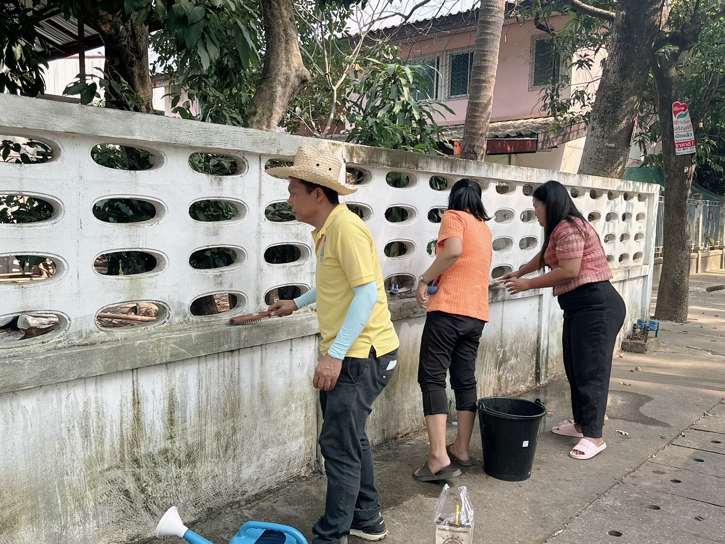 พช. นครพนม ดำเนินกิจกรรมตามโครงการ บ้านนี้มีรักปลูกผักกินเอง ส่งเสริมการพึ่งพาตนเอง ลดรายจ่ายภายในครัวเรือน สุขภาพที่ดี