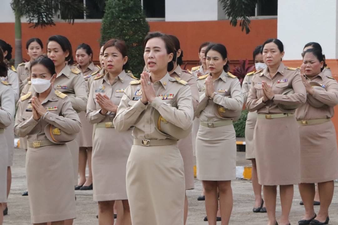 พช.นครพนม   ร่วมกิจกรรมเคารพธงชาติ สวดมนต์ไหว้พระ สร้างสำนึกรักและภาคภูมิใจในชาติไทย